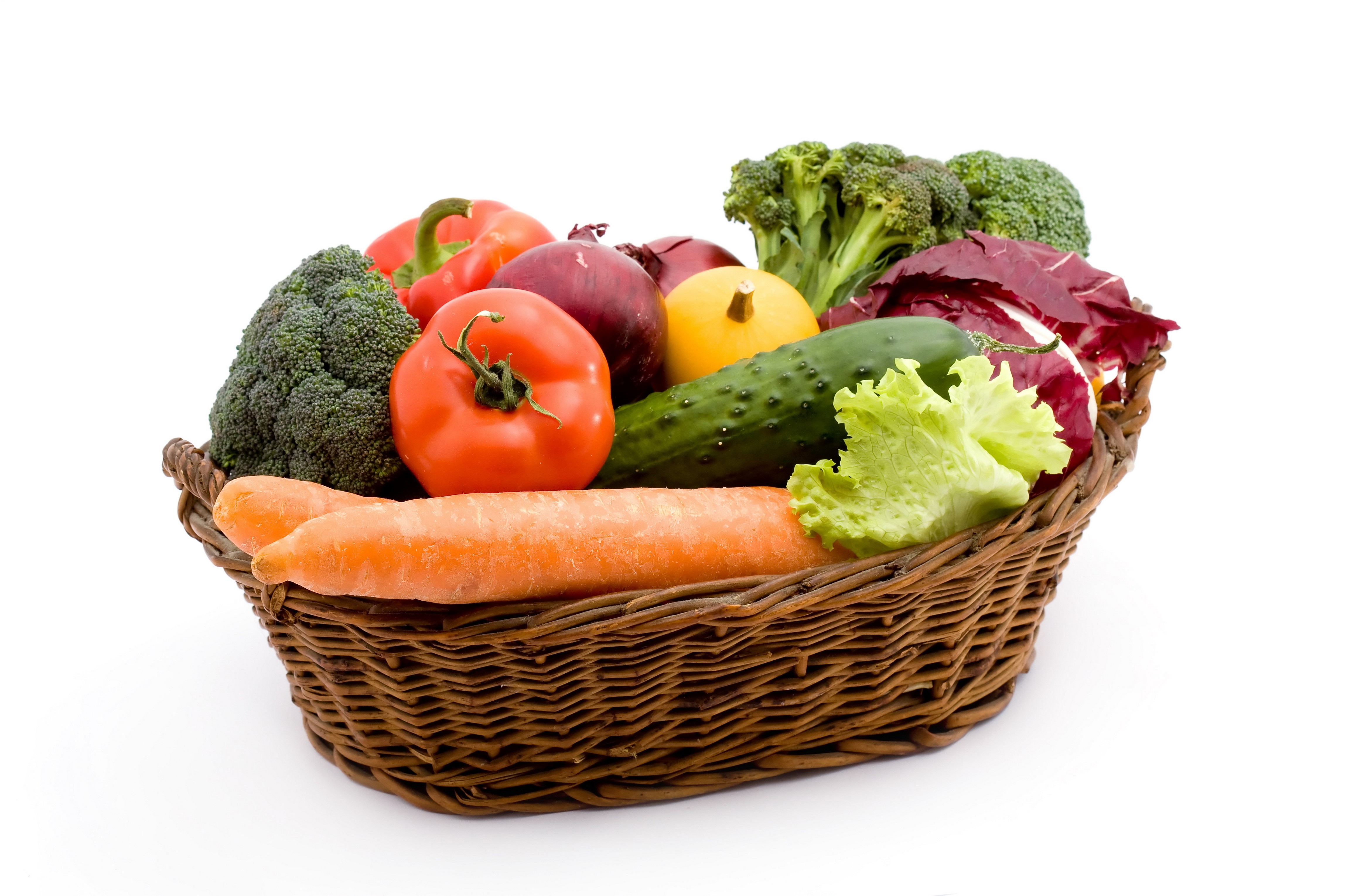 Vegetables in a wicker basket HD Wallpaper