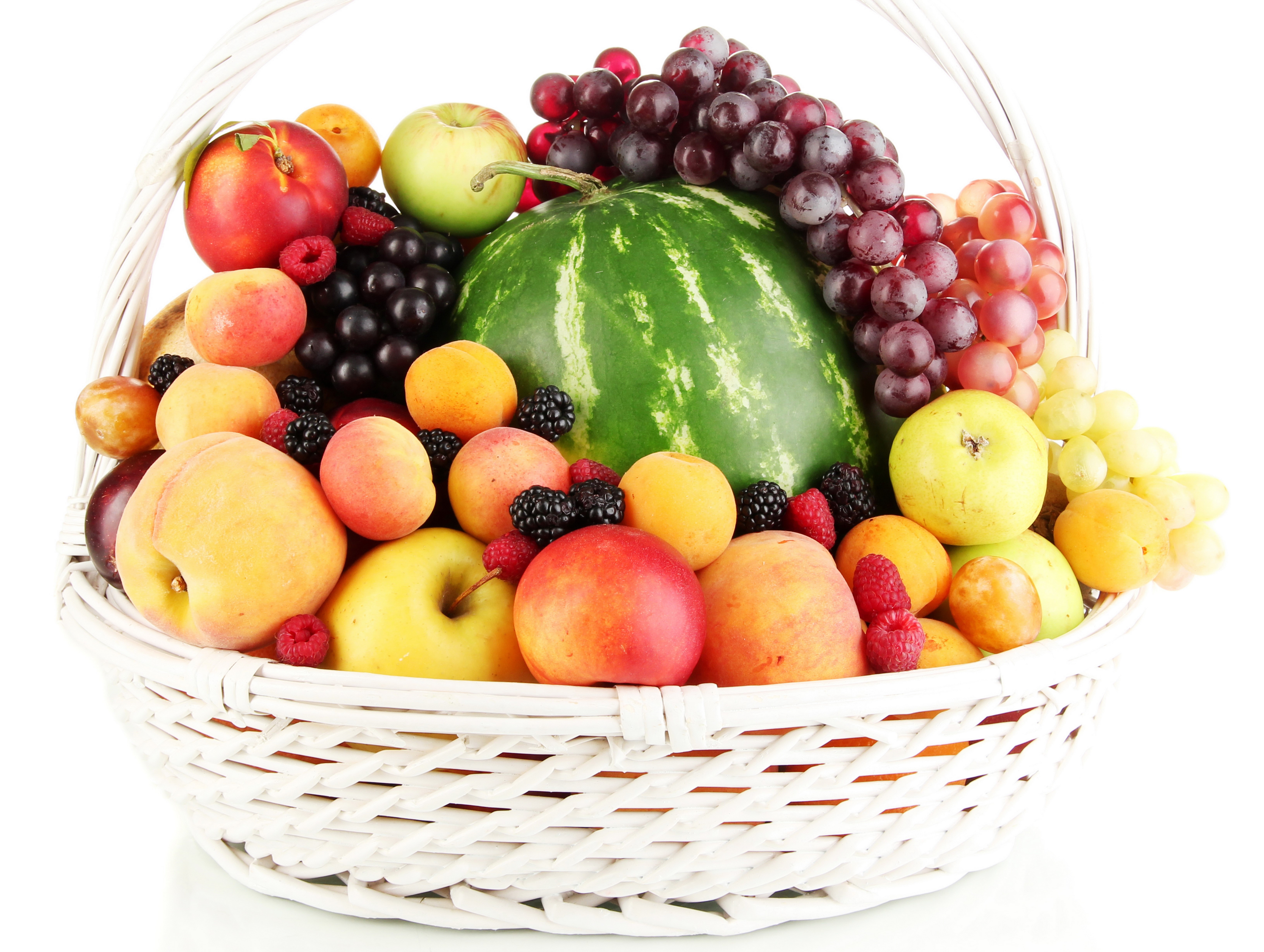 Fruit in a wicker basket HD Wallpaper