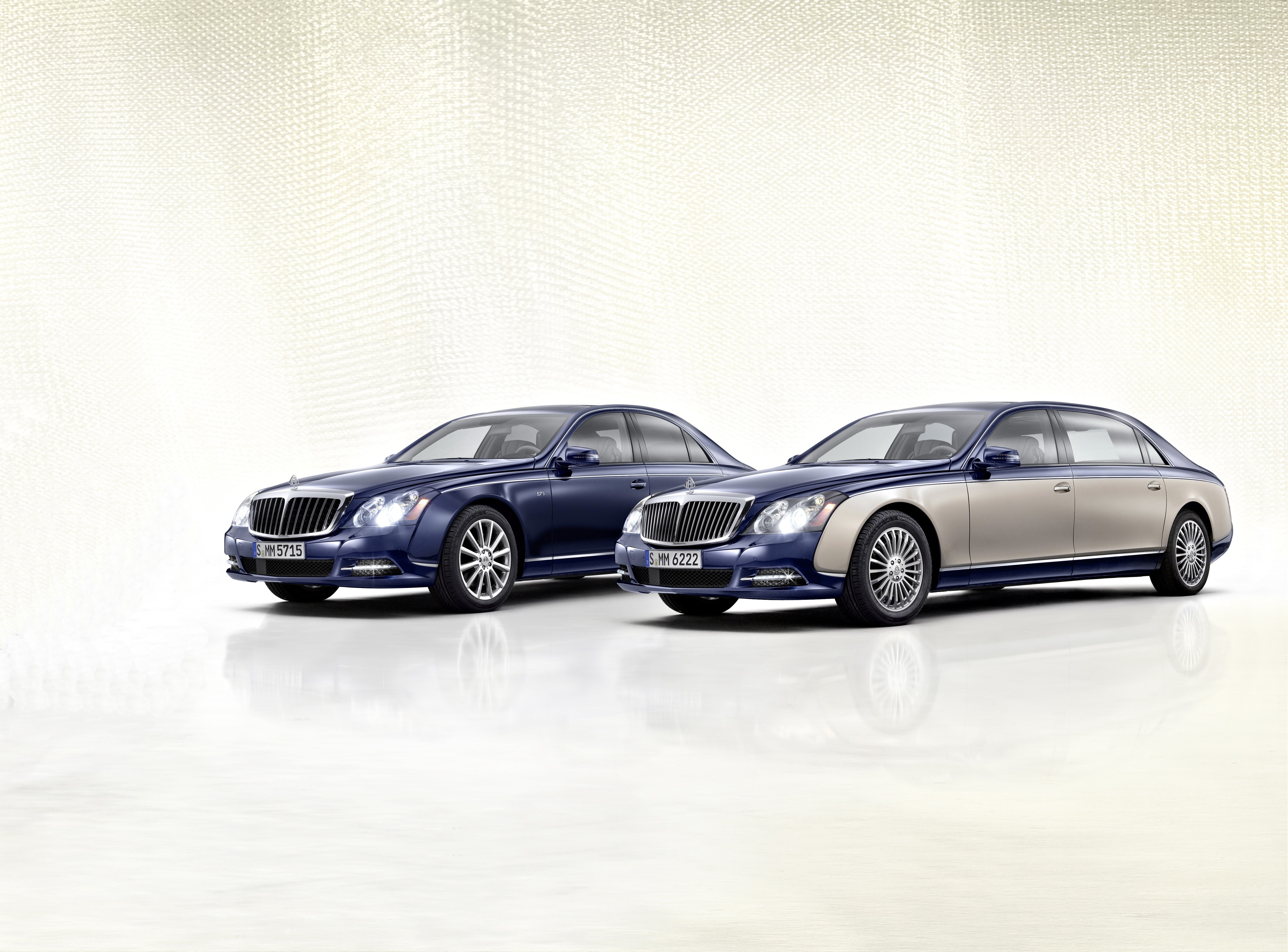 Two Maybach 57S sedans HD Wallpaper