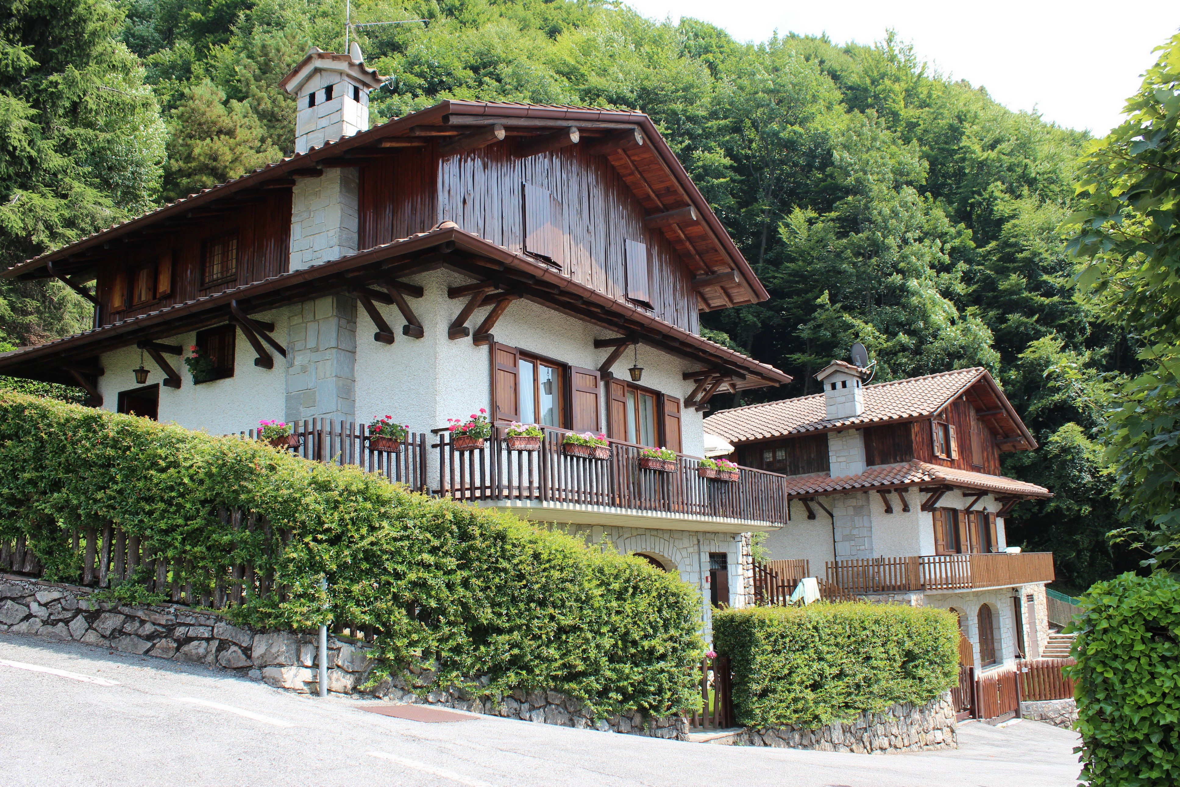 Houses in Lombardy Aviatico, Italy HD Wallpaper
