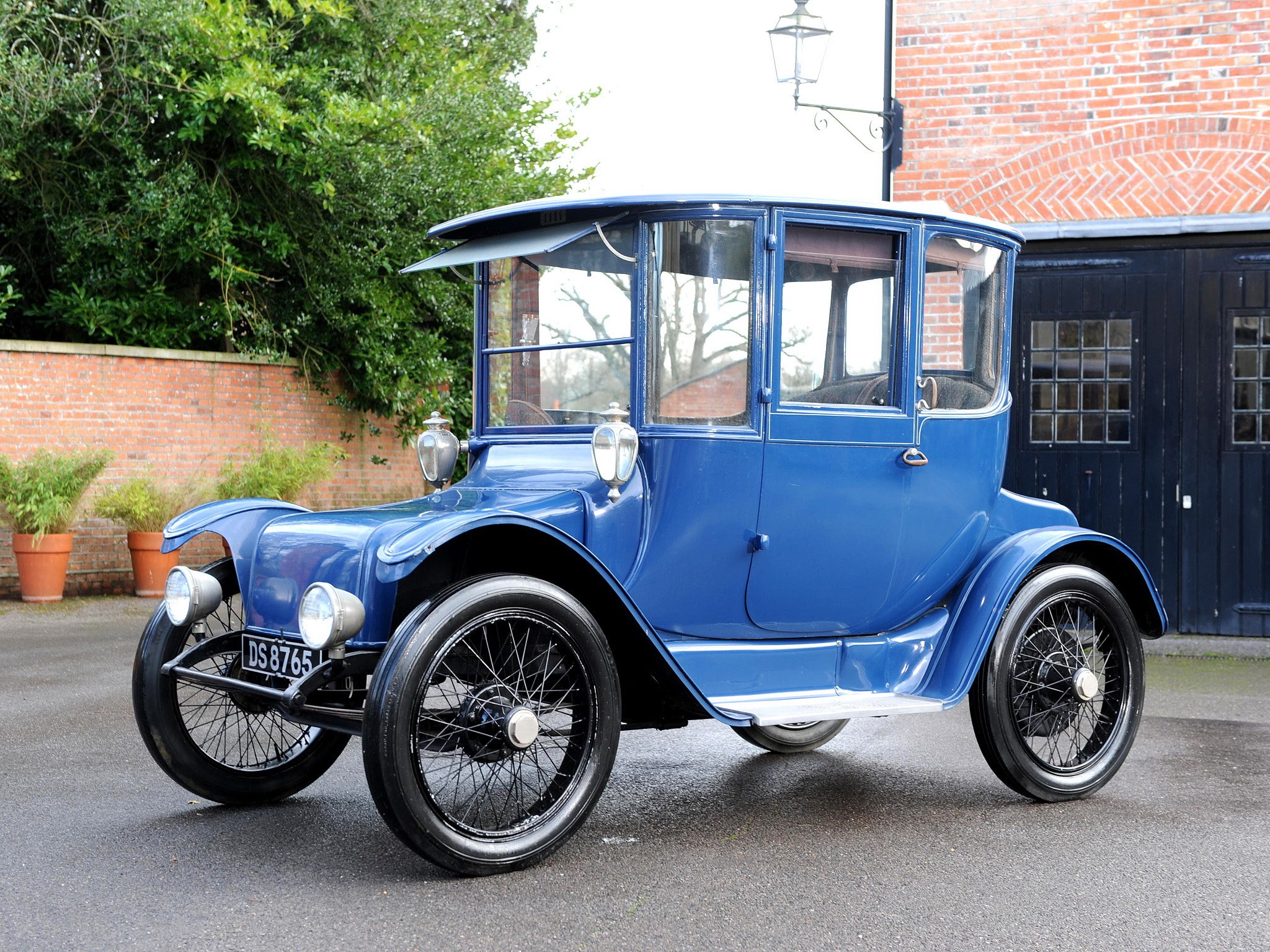 1915 Detroit Electric Brougham car HD Wallpaper