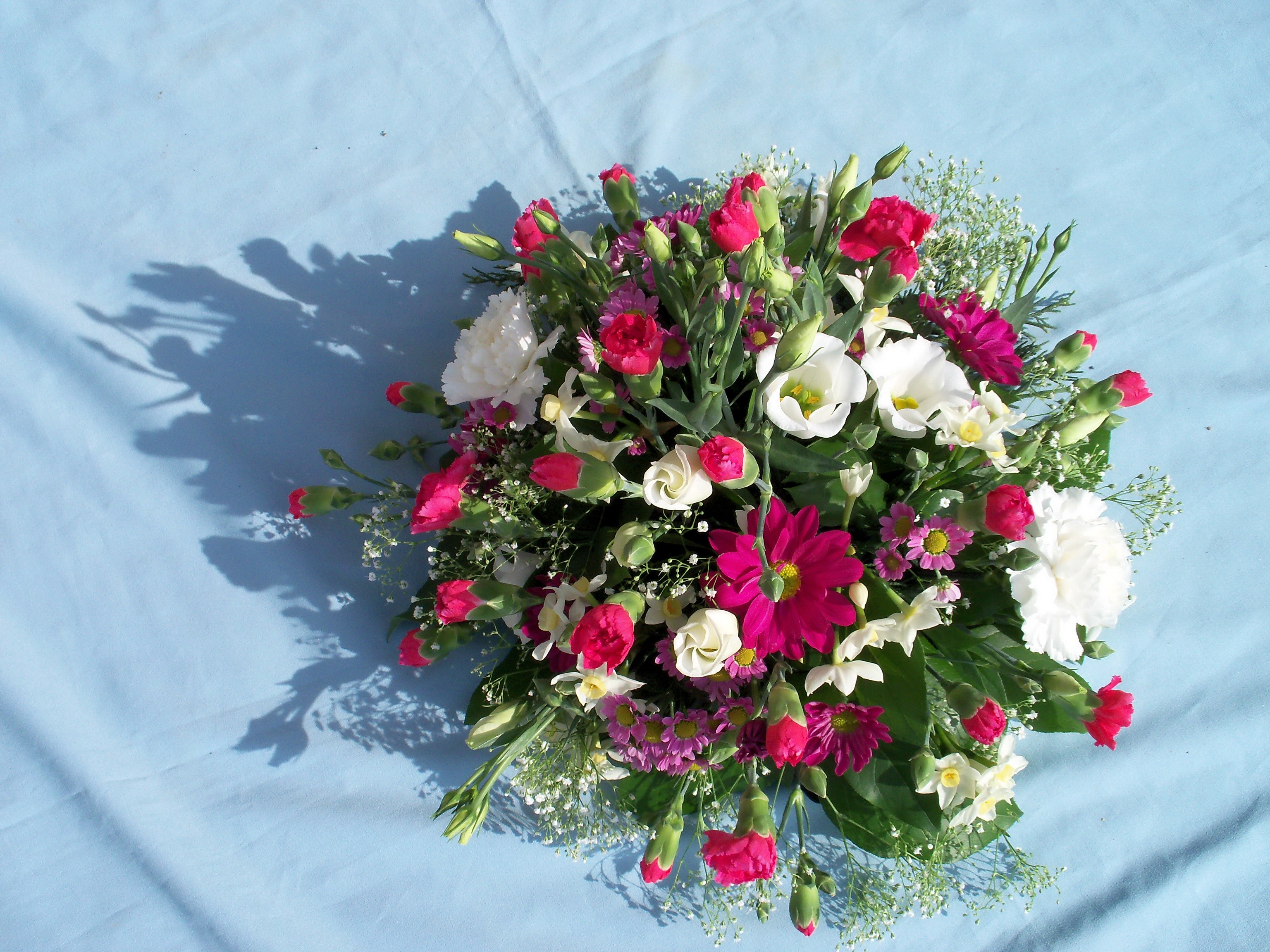 Bouquet of pink, white, and purple flowers HD Wallpaper