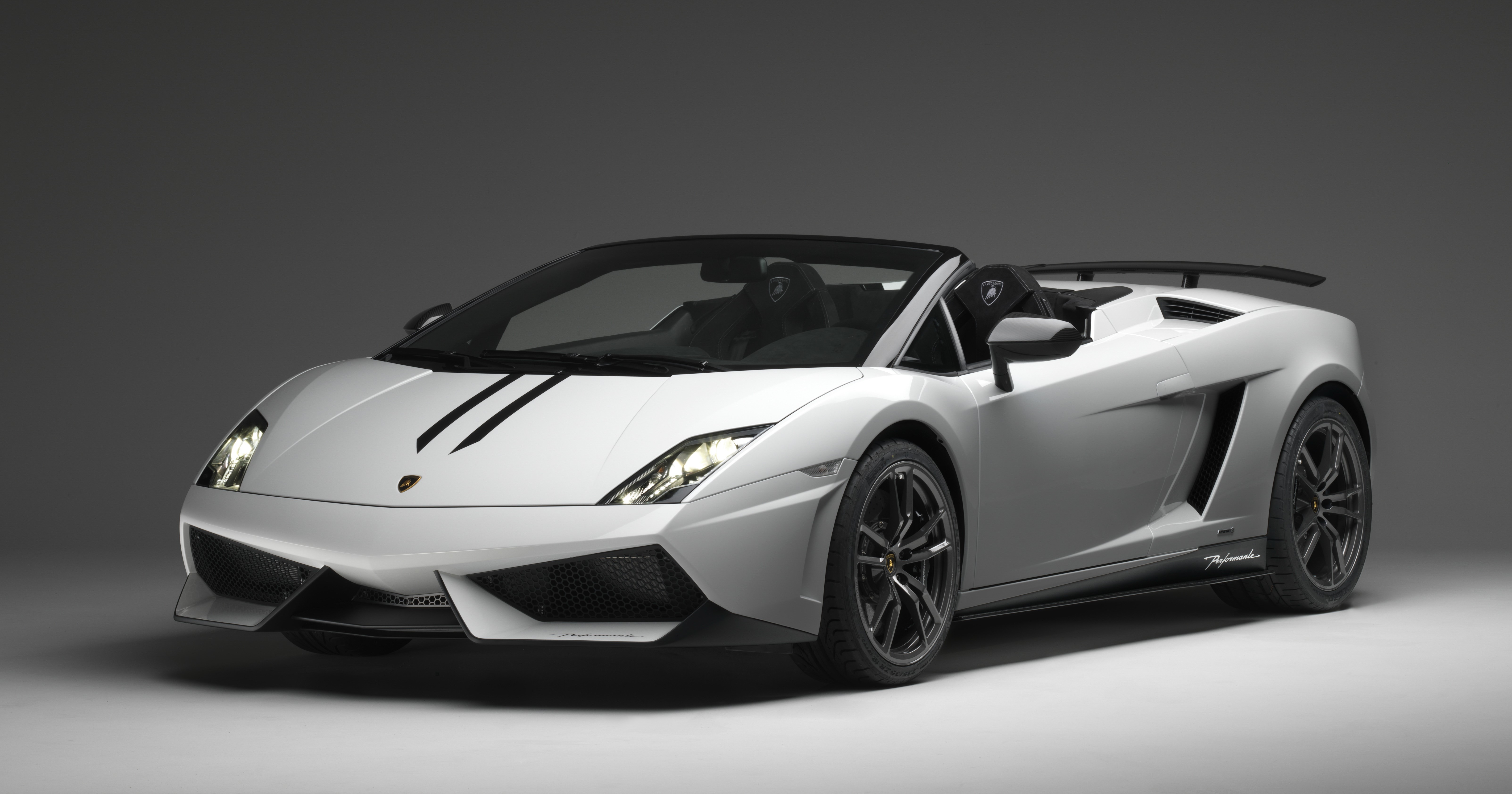 White Lamborghini Gallardo LP570-4 Cabriolet HD Wallpaper