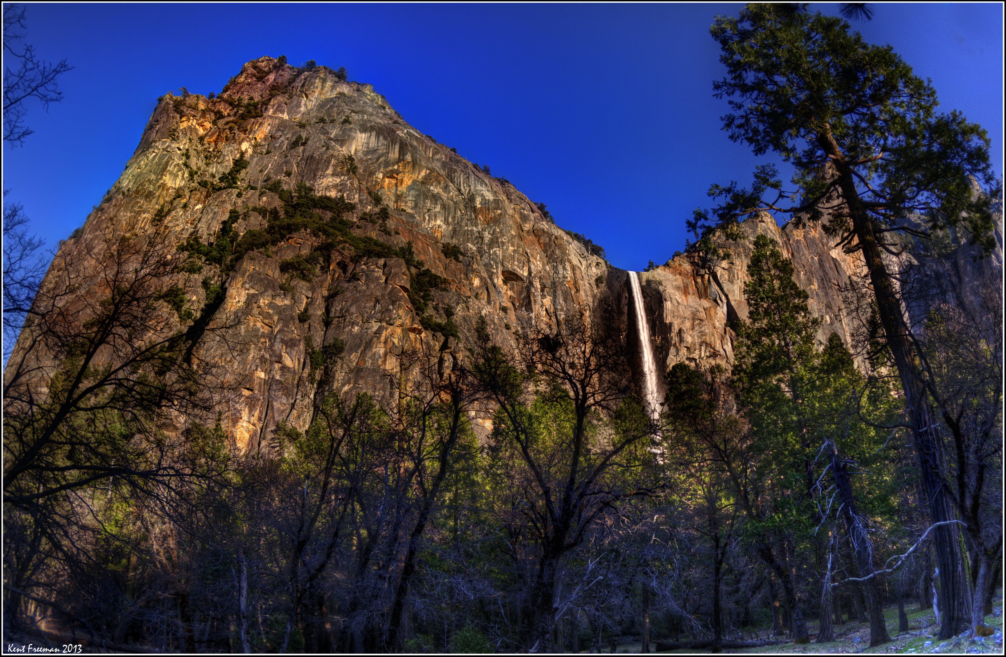 Yosemite National Park Waterfall in California HD Wallpaper