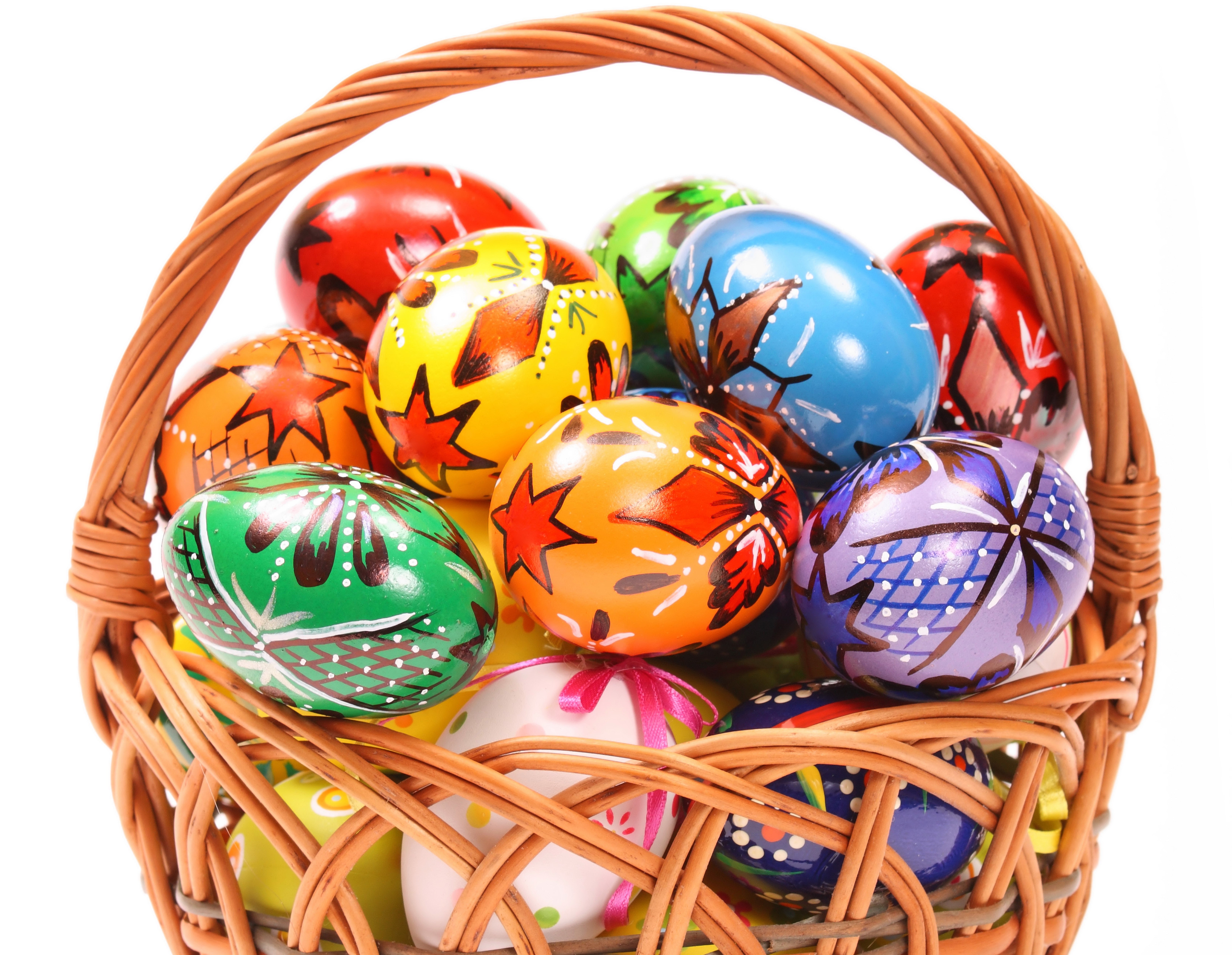 Easter eggs in a wicker basket HD Wallpaper