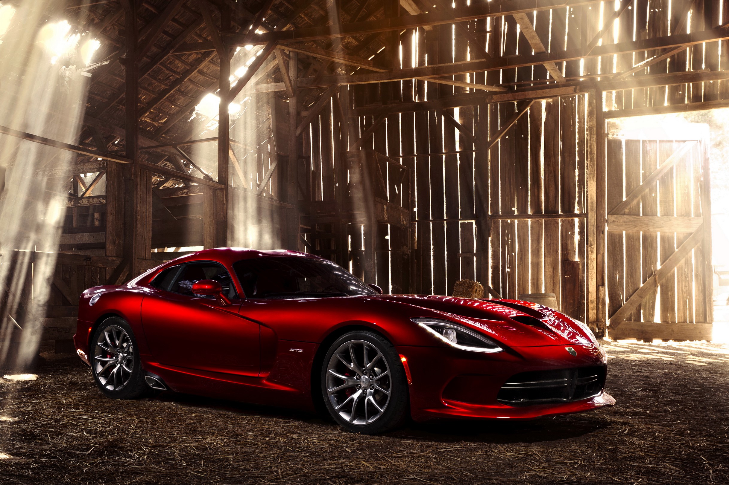 Red 2012 SRT Viper GTS in a Barn HD Wallpaper