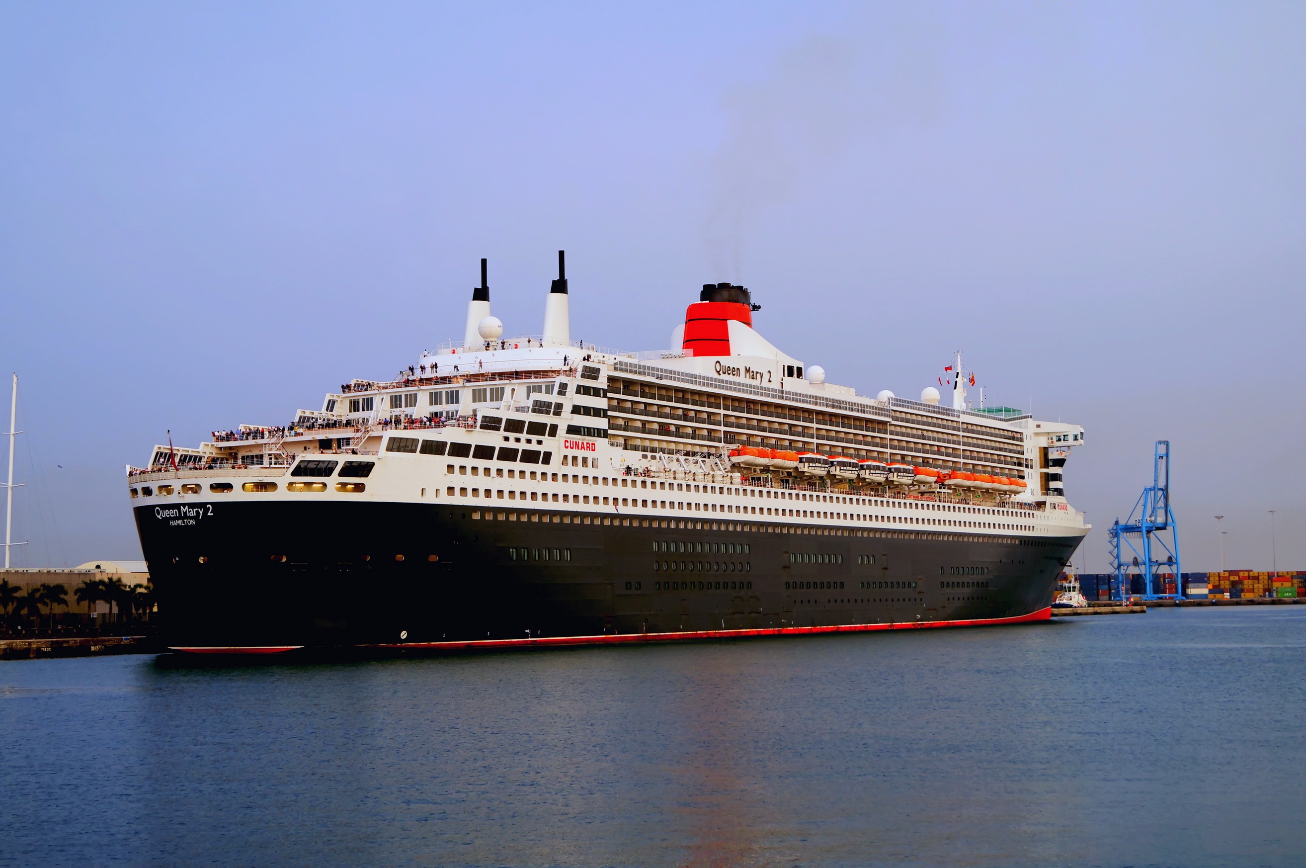 Queen Mary 2 cruise liner docked at port HD Wallpaper