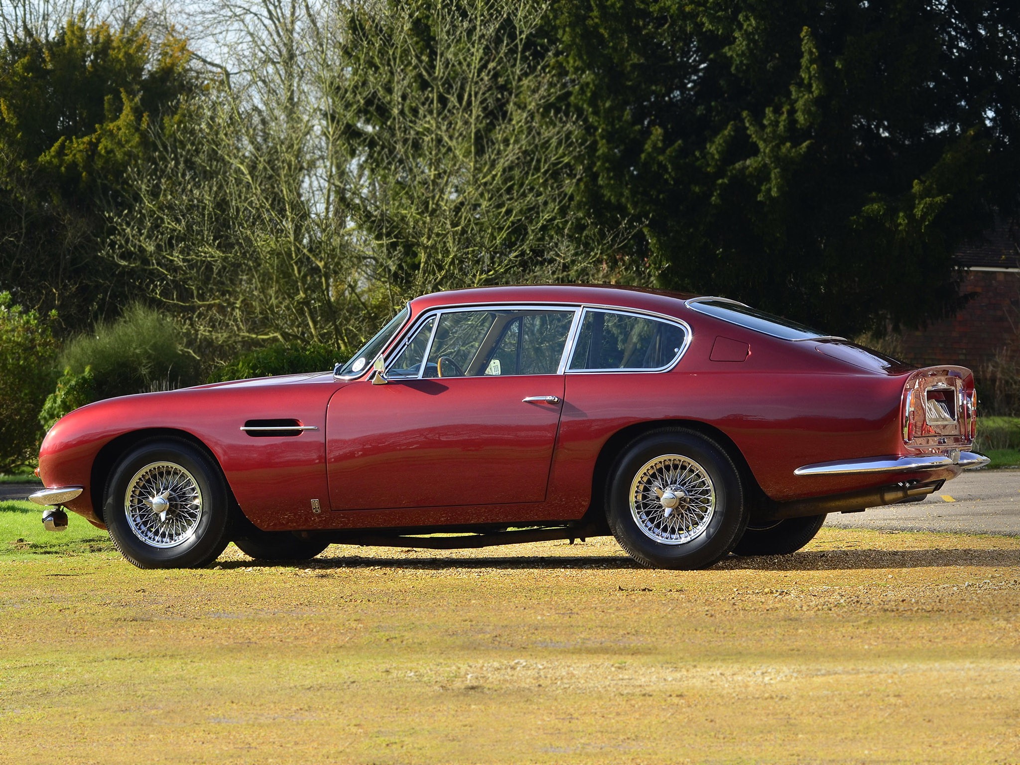 Aston Martin DB6 in wine color HD Wallpaper