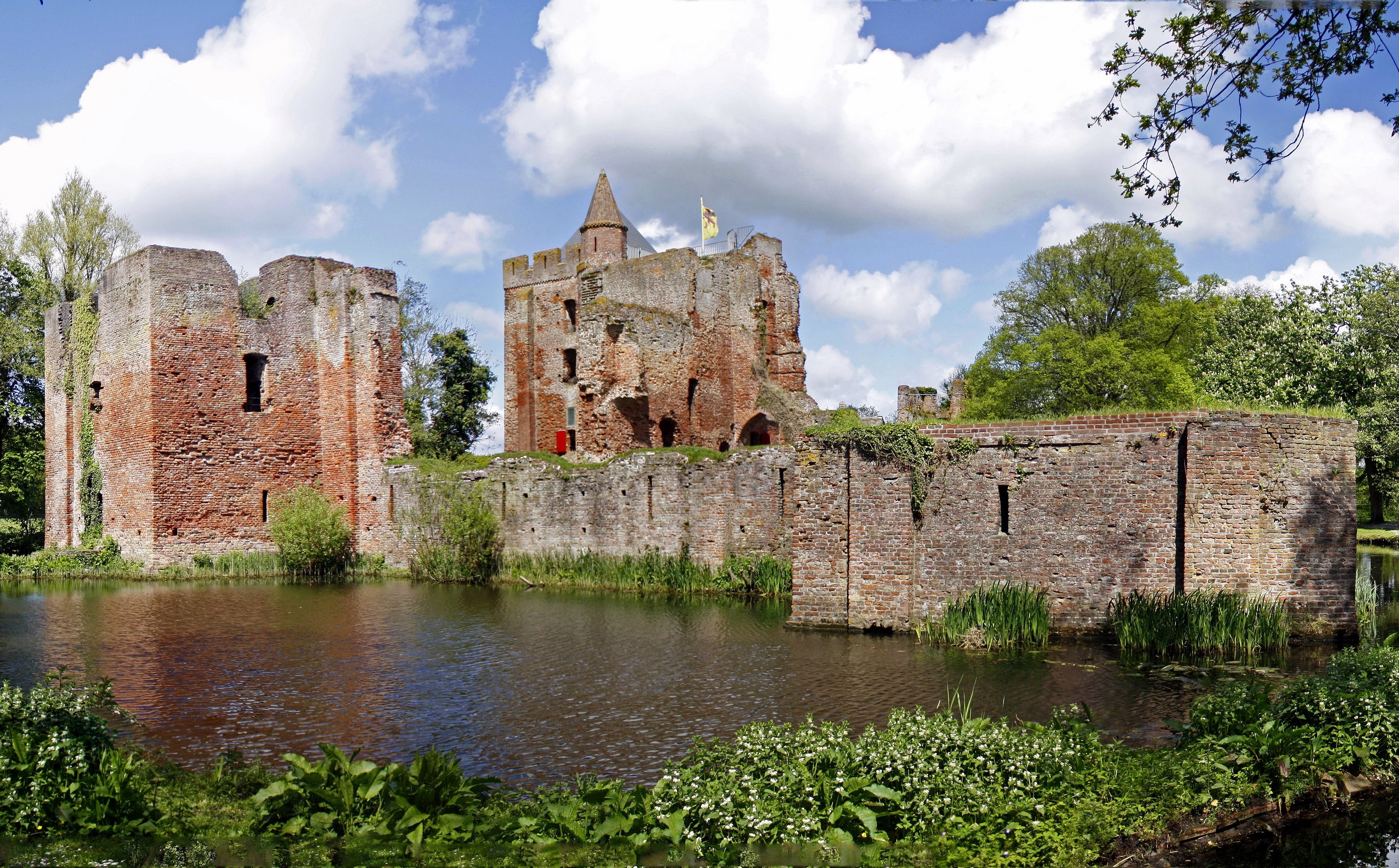 Brederode Castle Ruins in the Netherlands HD Wallpaper