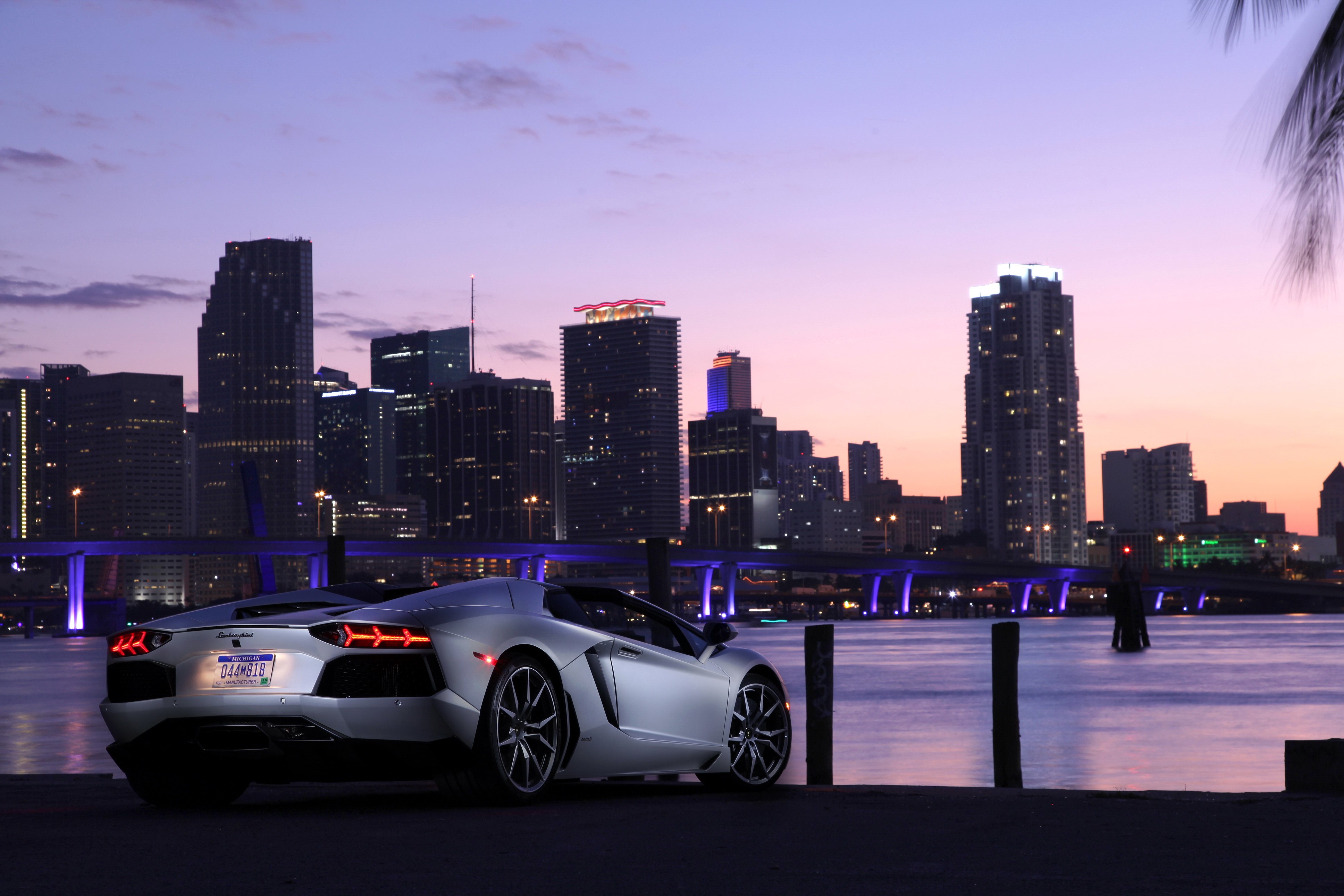 2012 Lamborghini Aventador LP700-4 Roadster in Miami HD Wallpaper