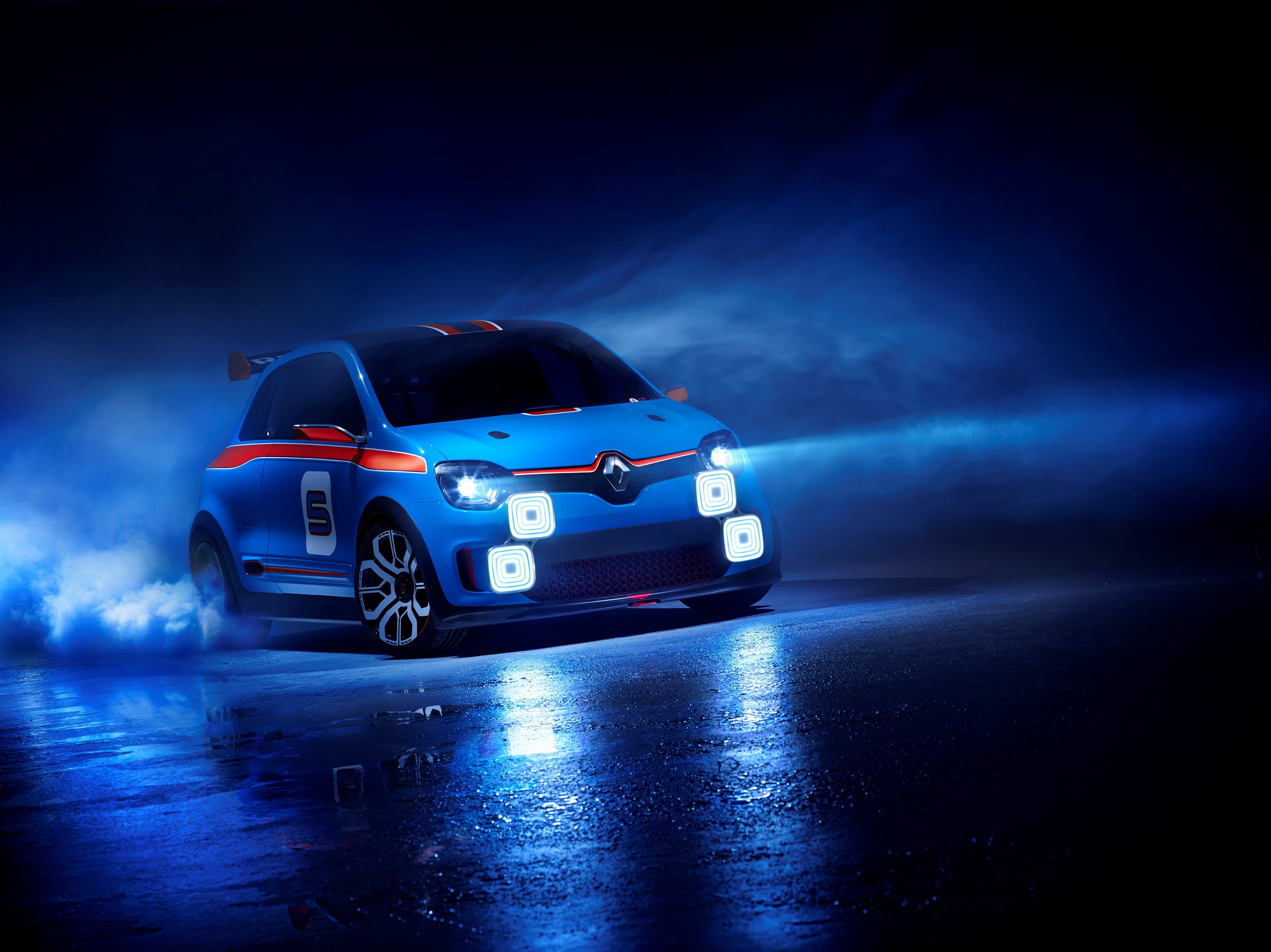 Renault TwinRun concept car with racing stripes HD Wallpaper