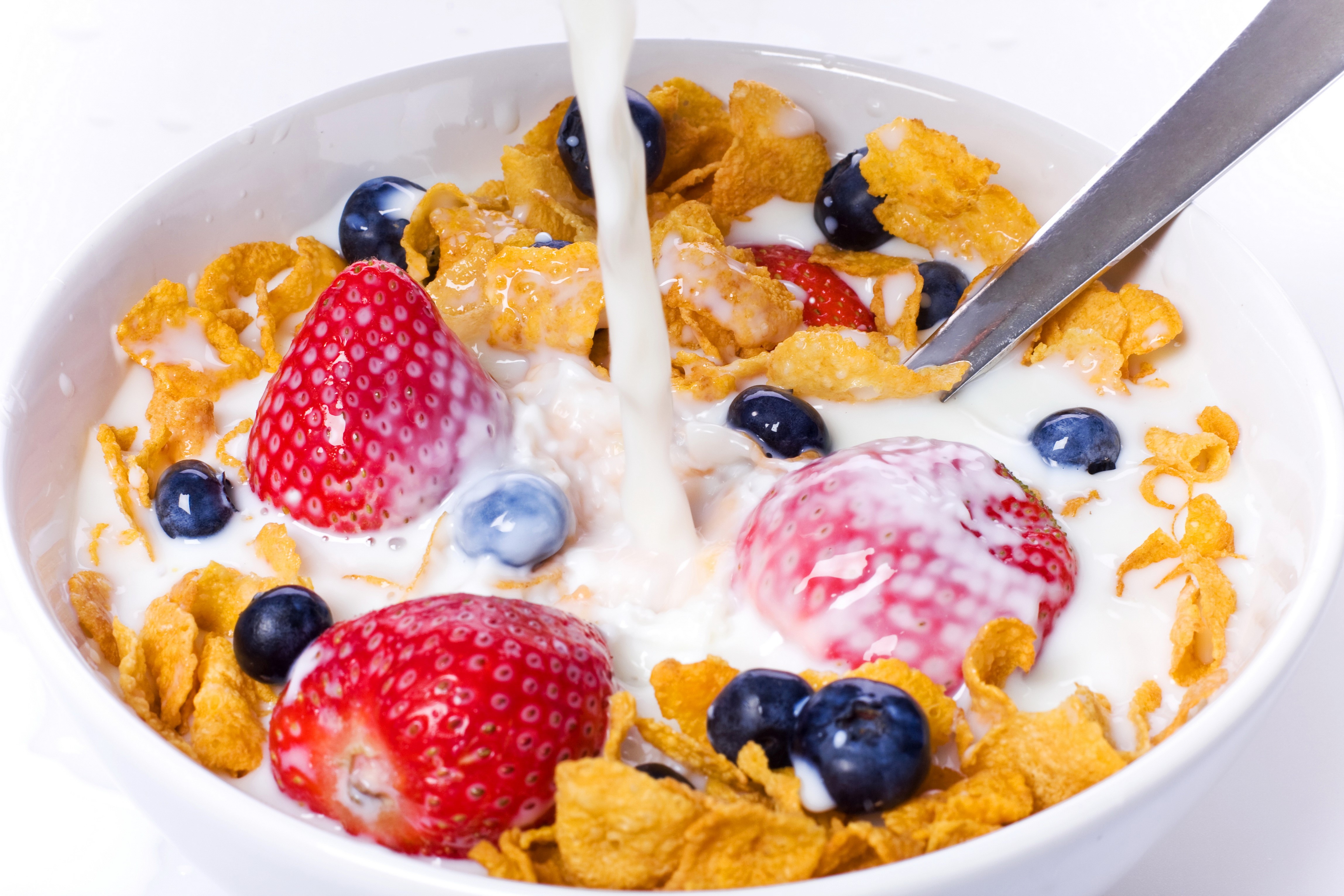 Cereal with Strawberries and Blueberries HD Wallpaper