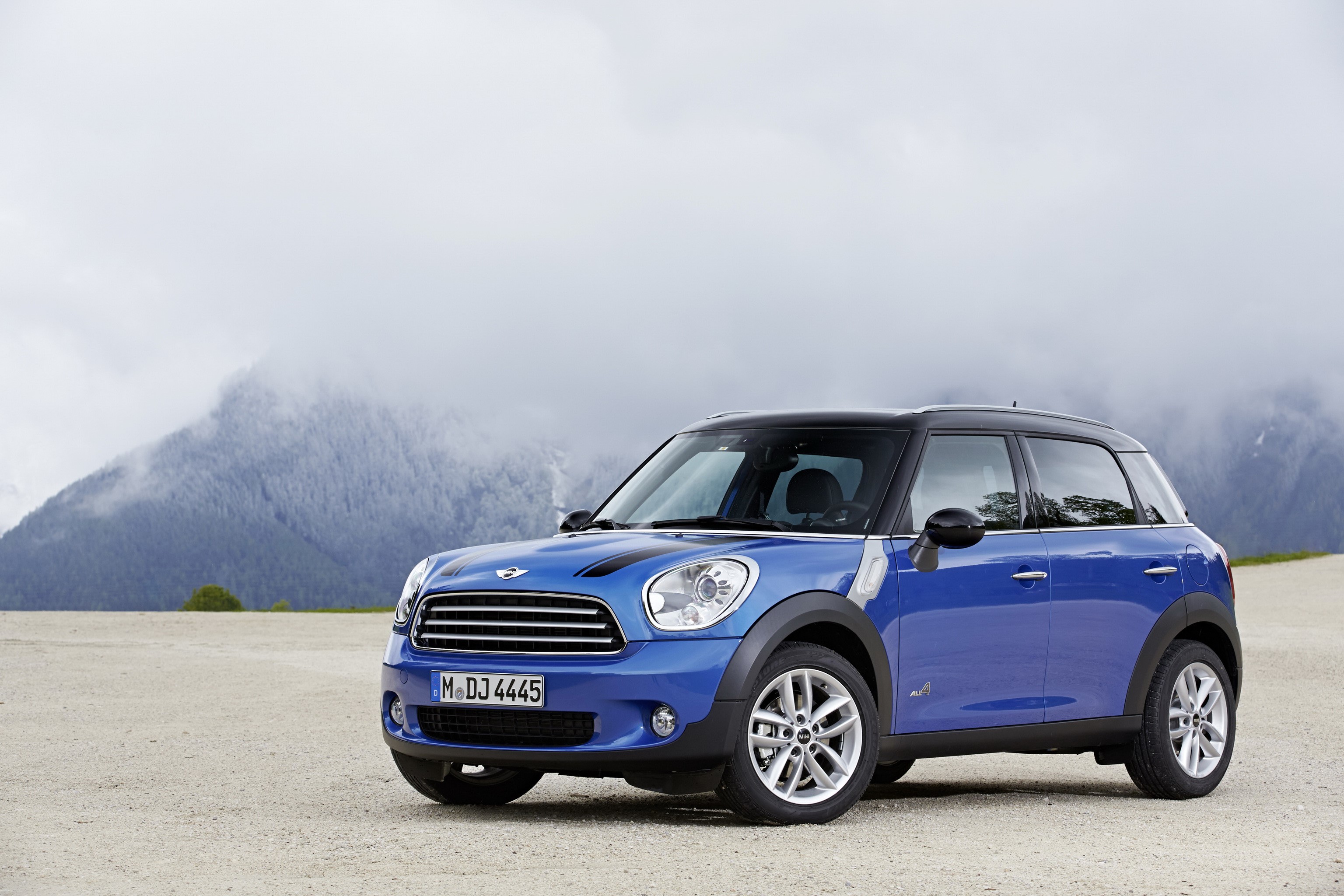 Blue 2013 Mini Countryman Cooper ALL4 parked outdoors HD Wallpaper