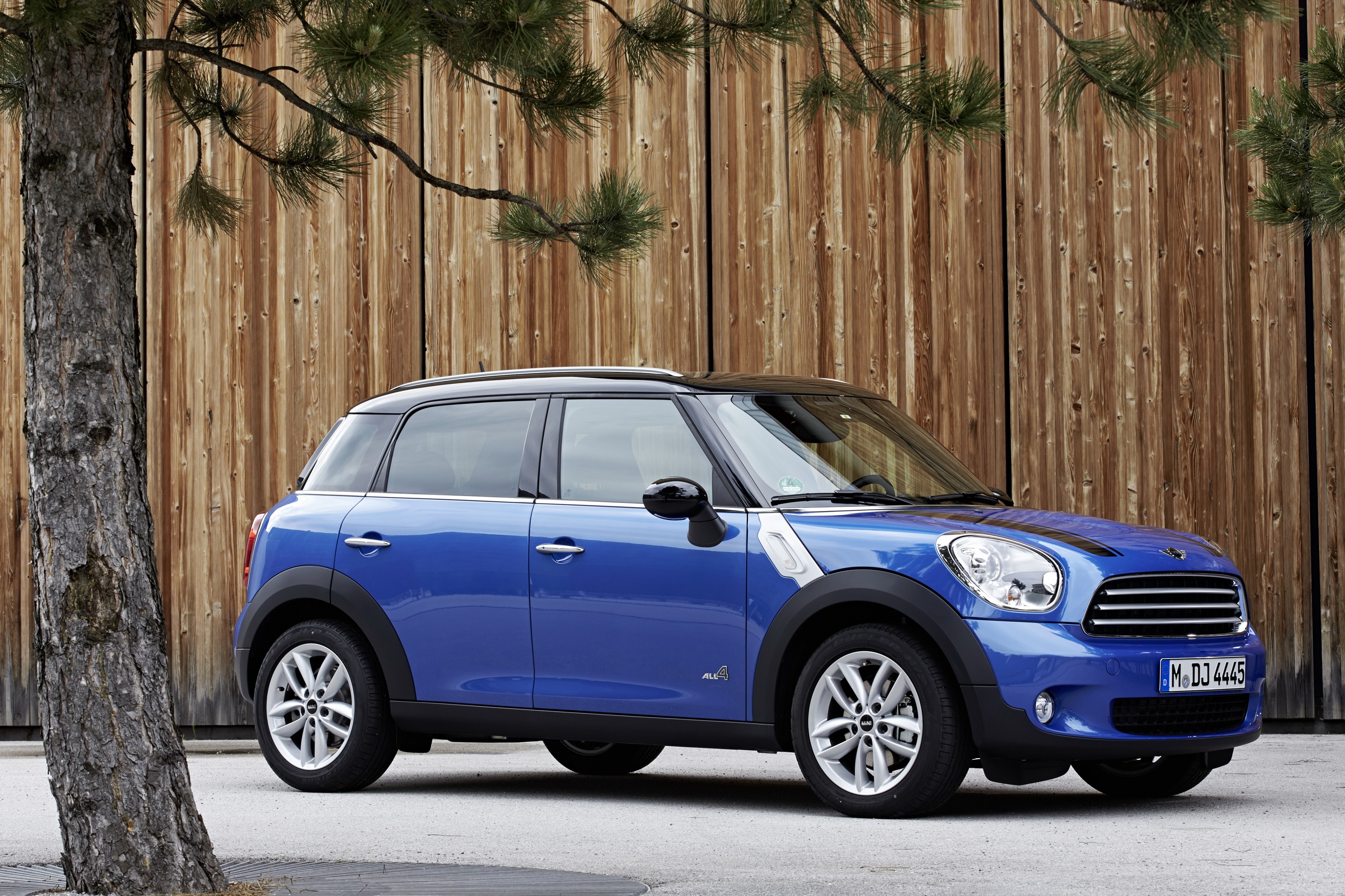 2013 Mini Countryman Cooper ALL4 parked outdoors HD Wallpaper