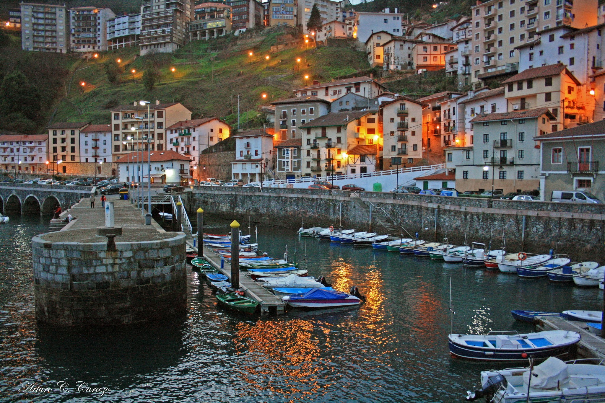 Elantxobe harbor with boats and houses on a hill HD Wallpaper