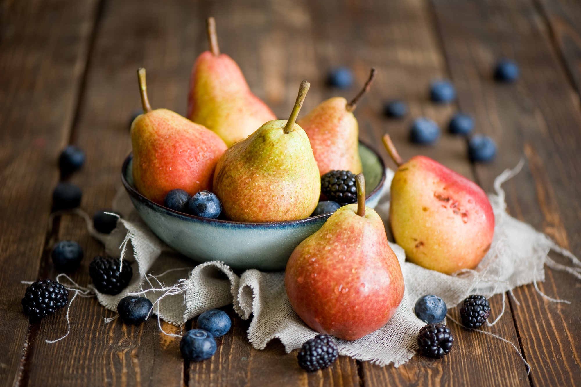 Pears, Blueberries, and Blackberries in a Bowl HD Wallpaper