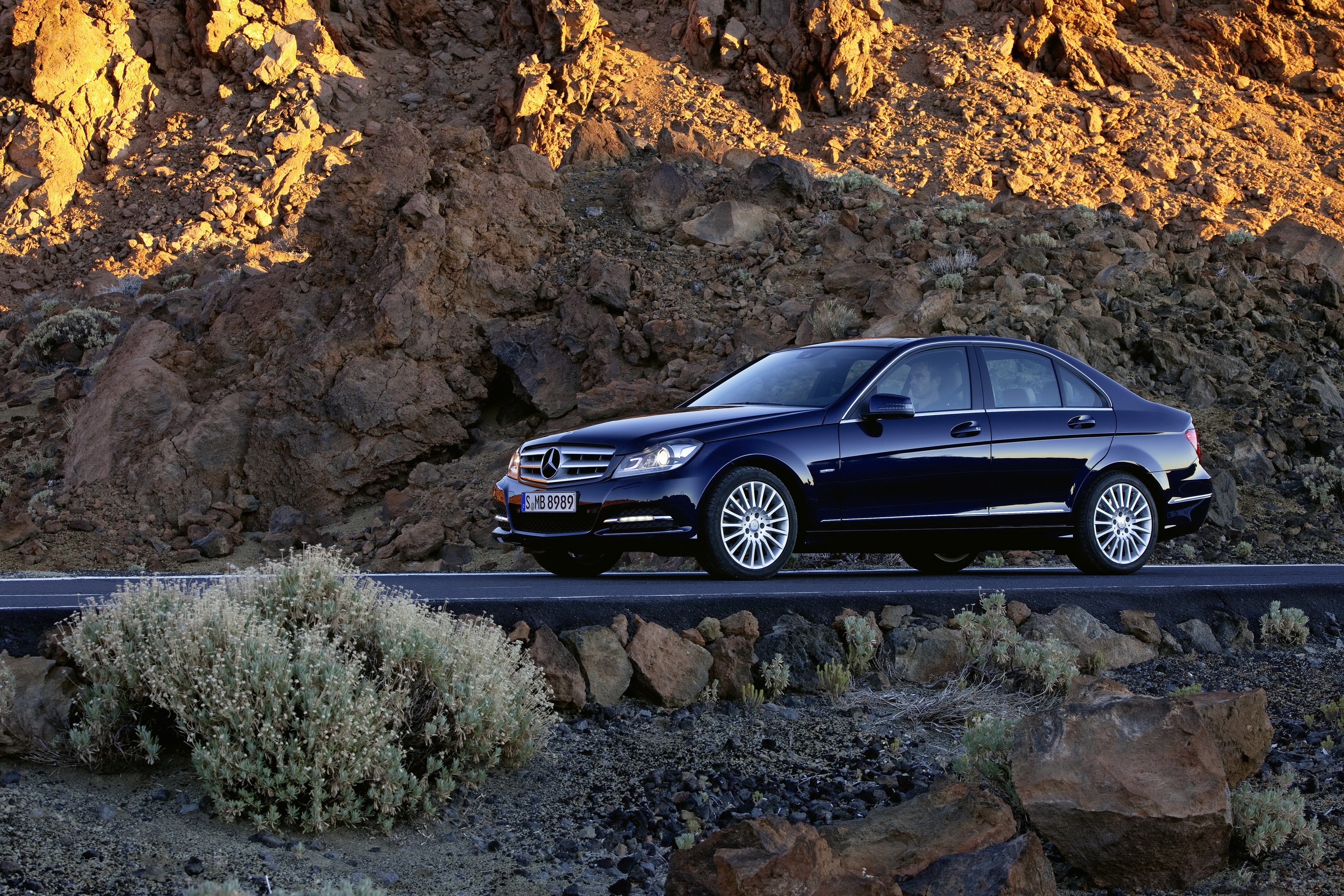 4K 2011 Mercedes-Benz C250 CDI HD Wallpaper