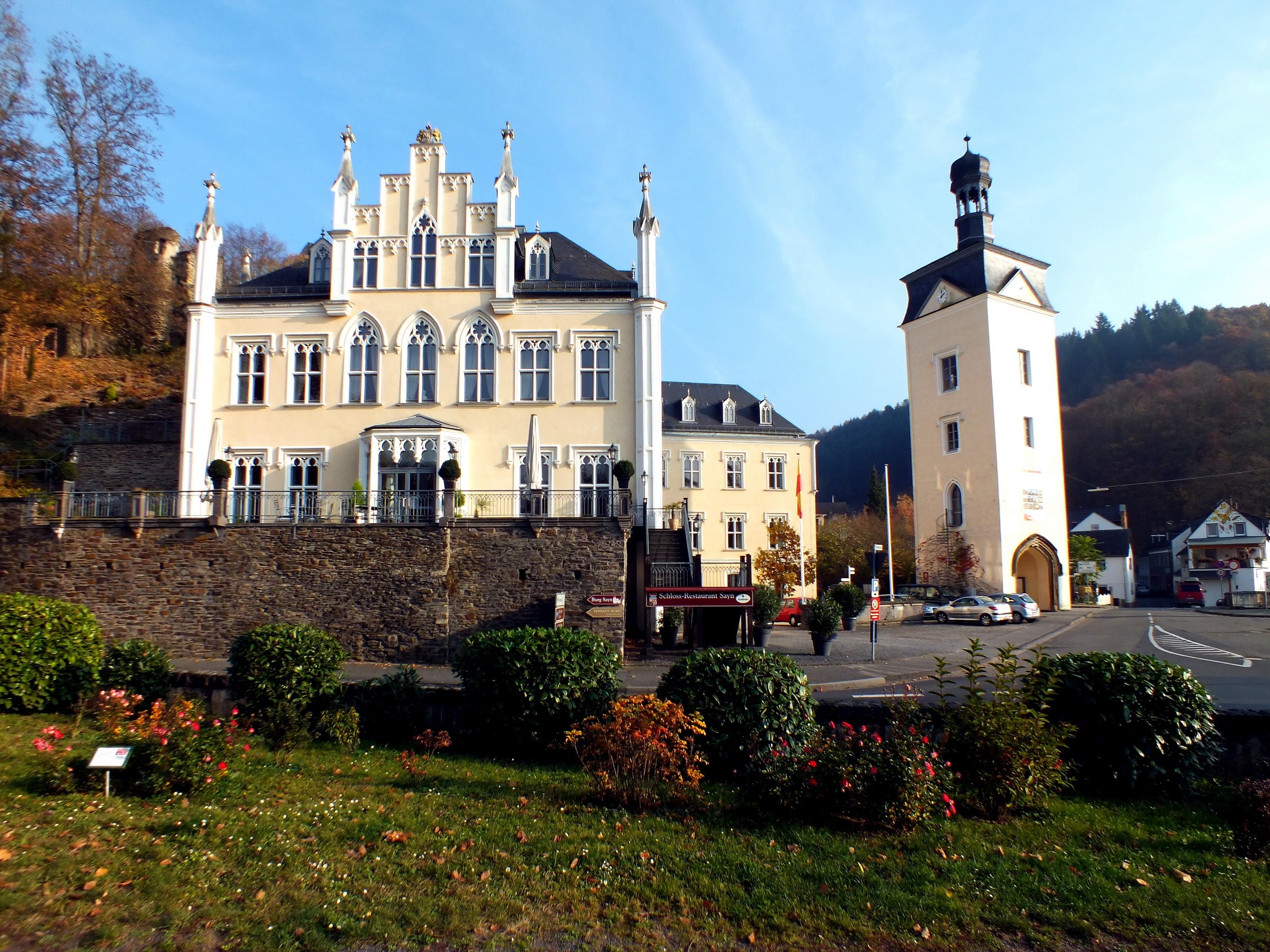 Castle and tower in Beendorf, Germany HD Wallpaper