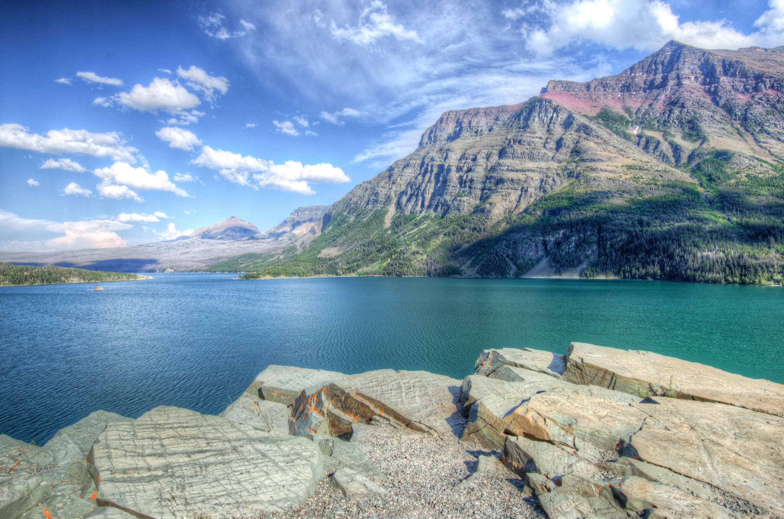 Lake McDonald and mountains in Glacier National Park HD Wallpaper