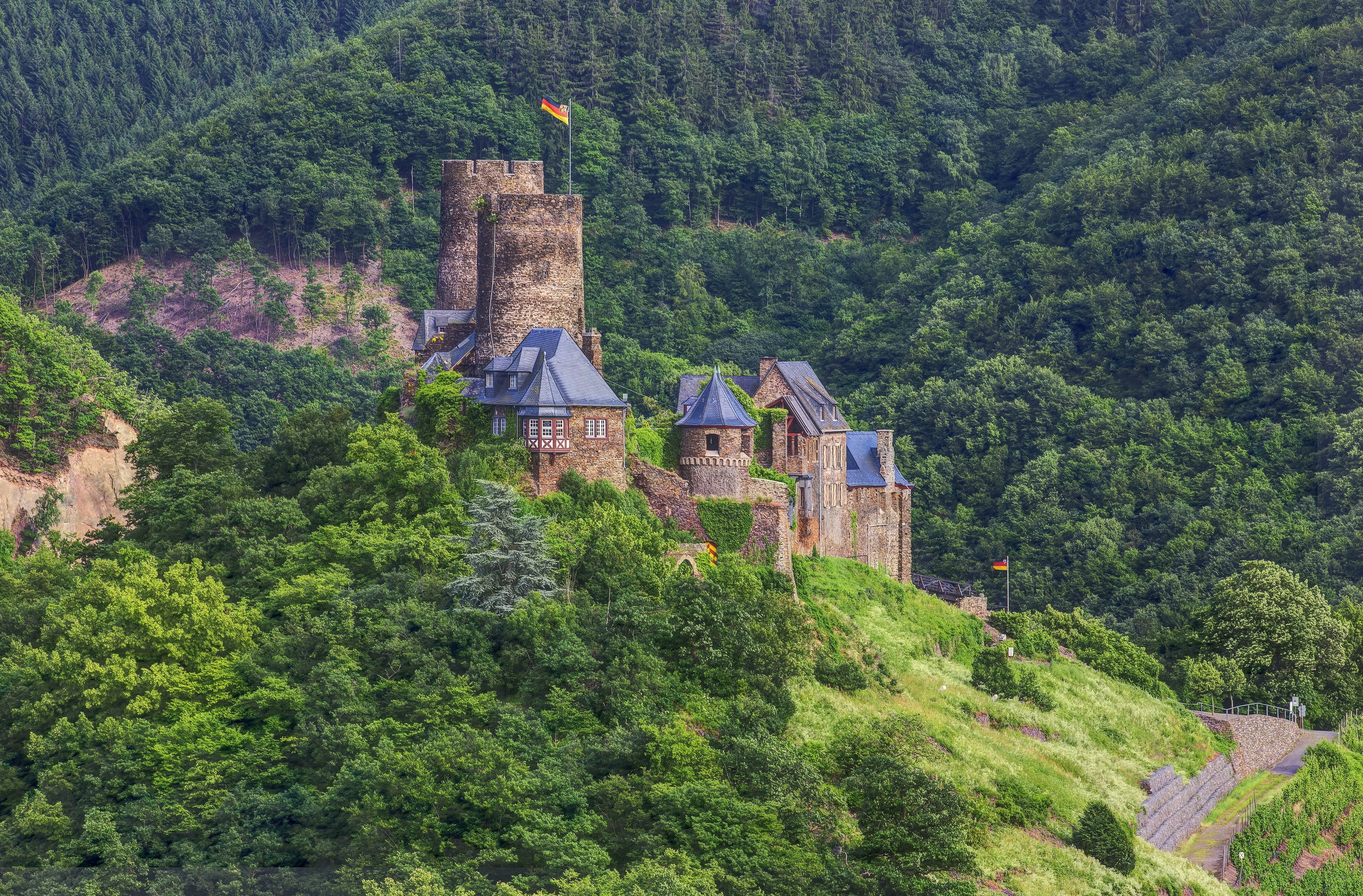 Thurant Castle in Germany HD Wallpaper