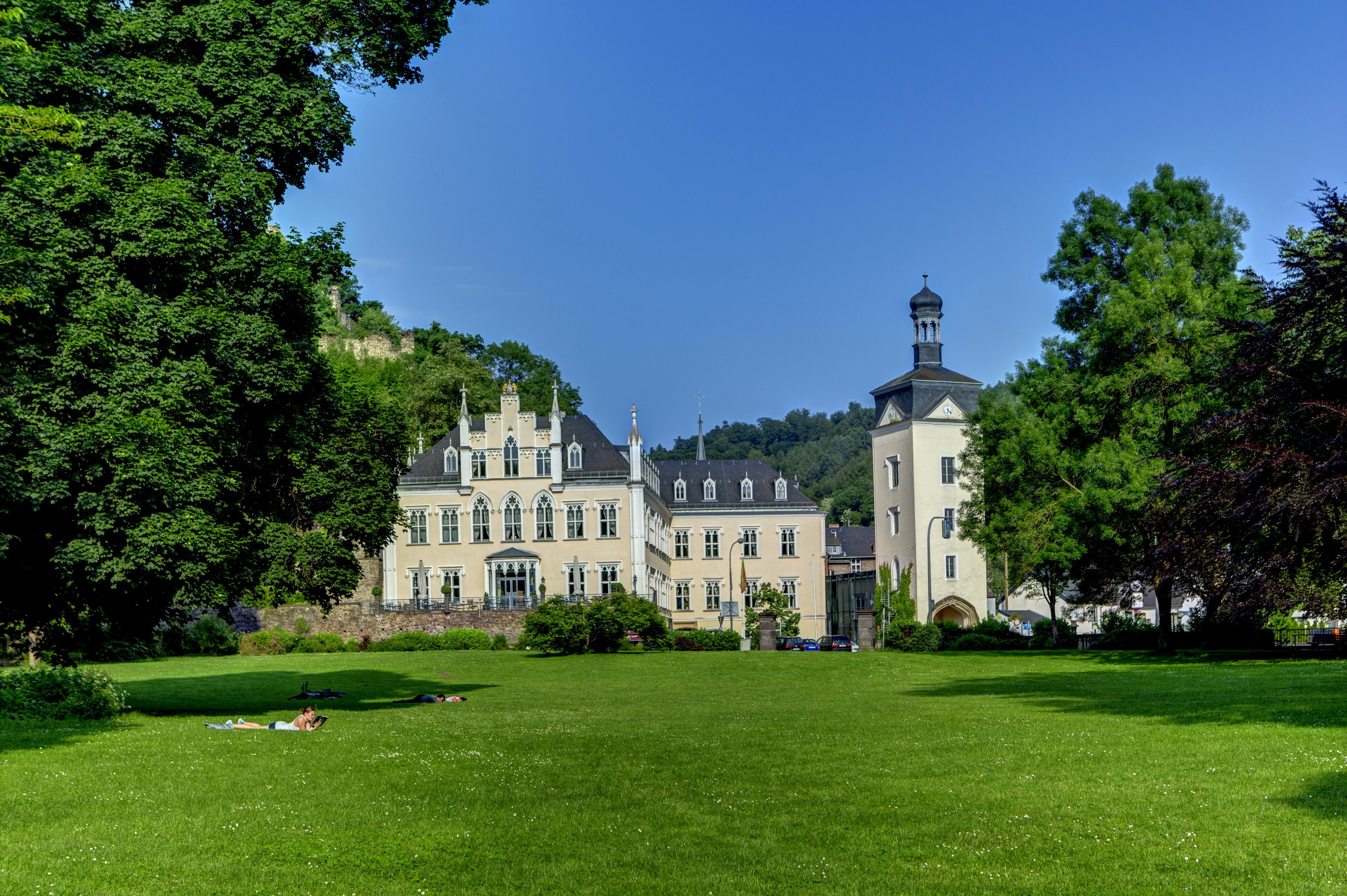 Schloss Sayn castle in Germany with a large lawn HD Wallpaper
