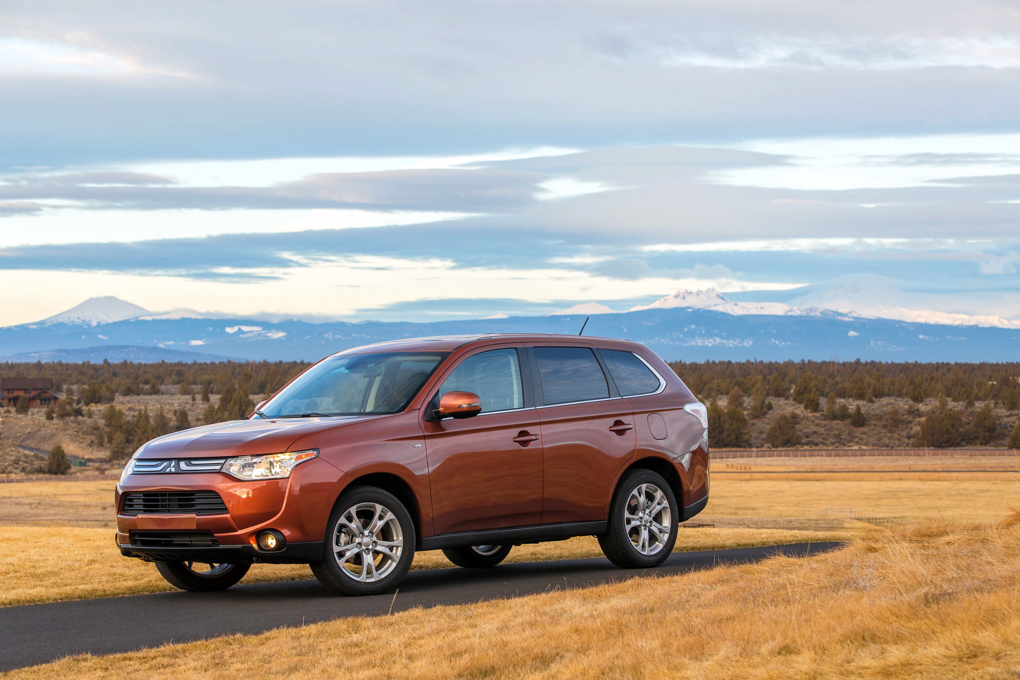 2014 Mitsubishi Outlander GT in a landscape HD Wallpaper