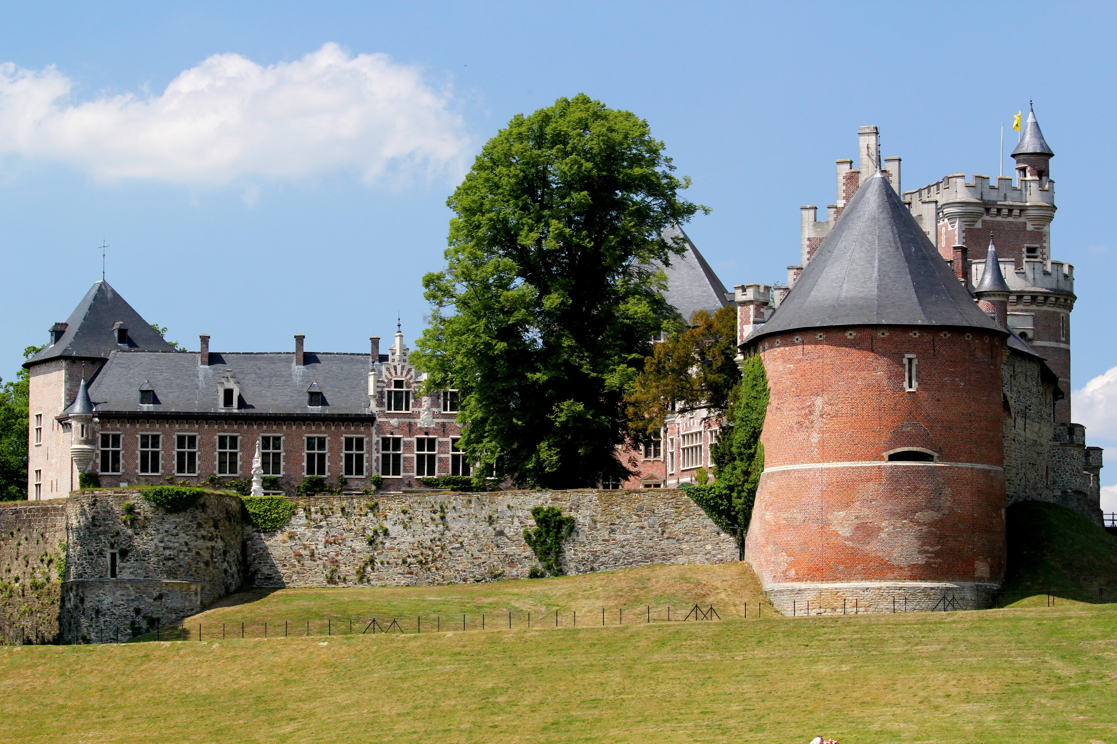 4K Gaasbeek Castle in Belgium HD Wallpaper