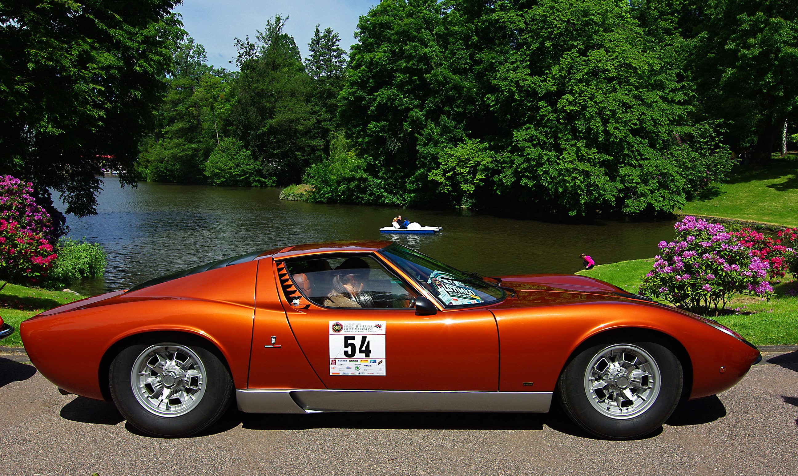 Lamborghini Miura P400 with number 54 on side HD Wallpaper