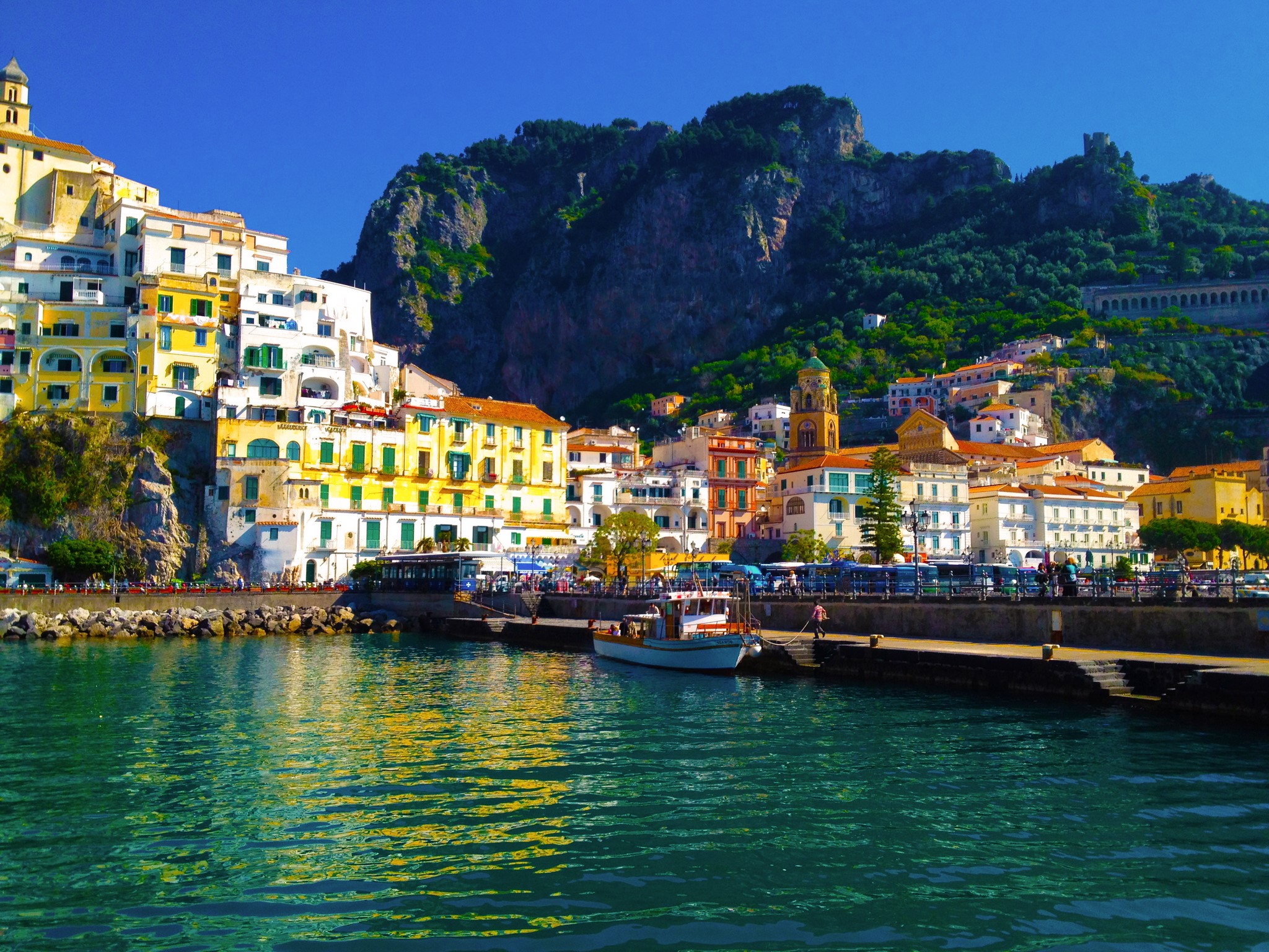 Amalfi Coast town with colorful houses and a harbor HD Wallpaper