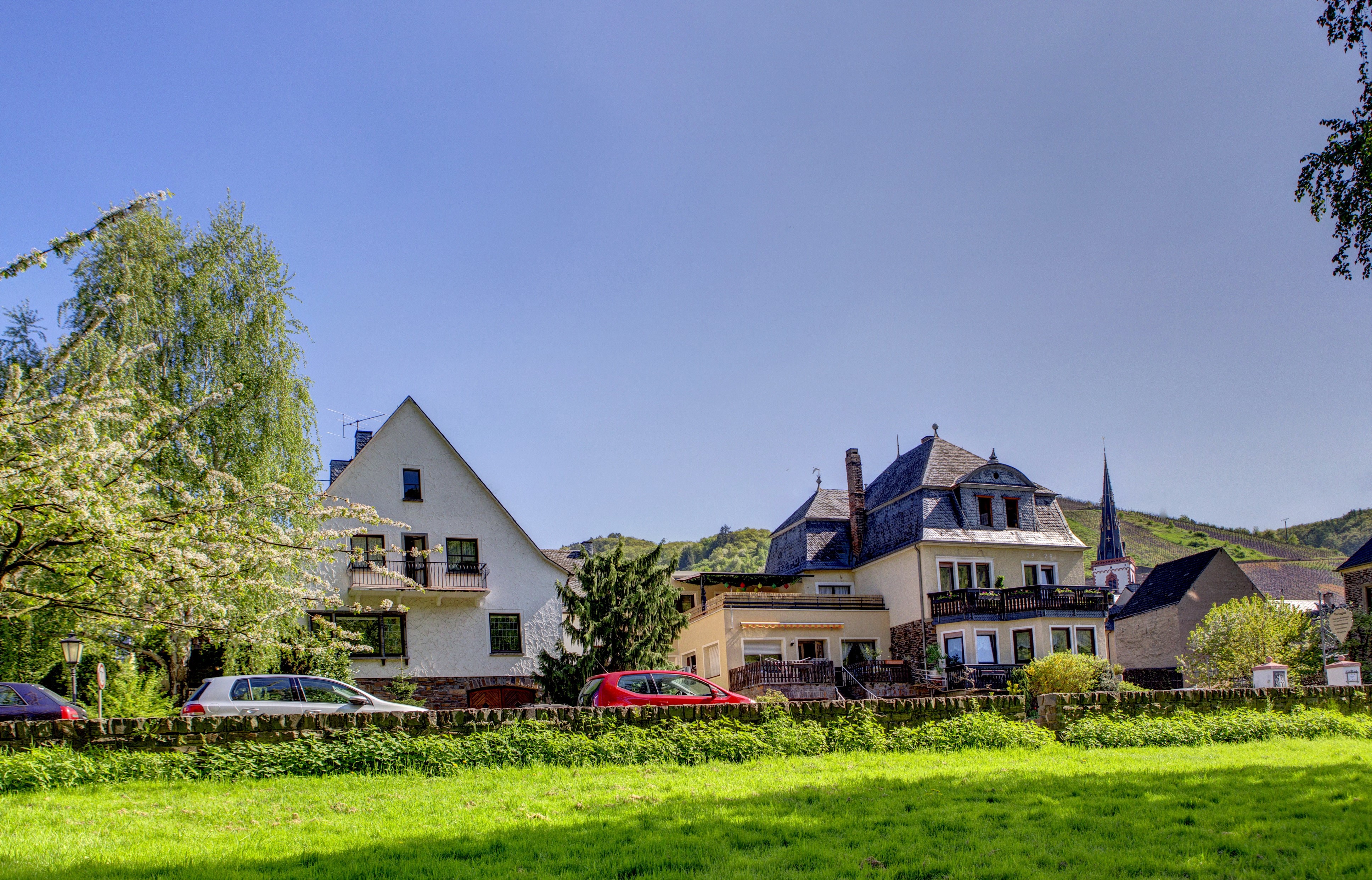 Houses in Ediger-Eller, Germany HD Wallpaper