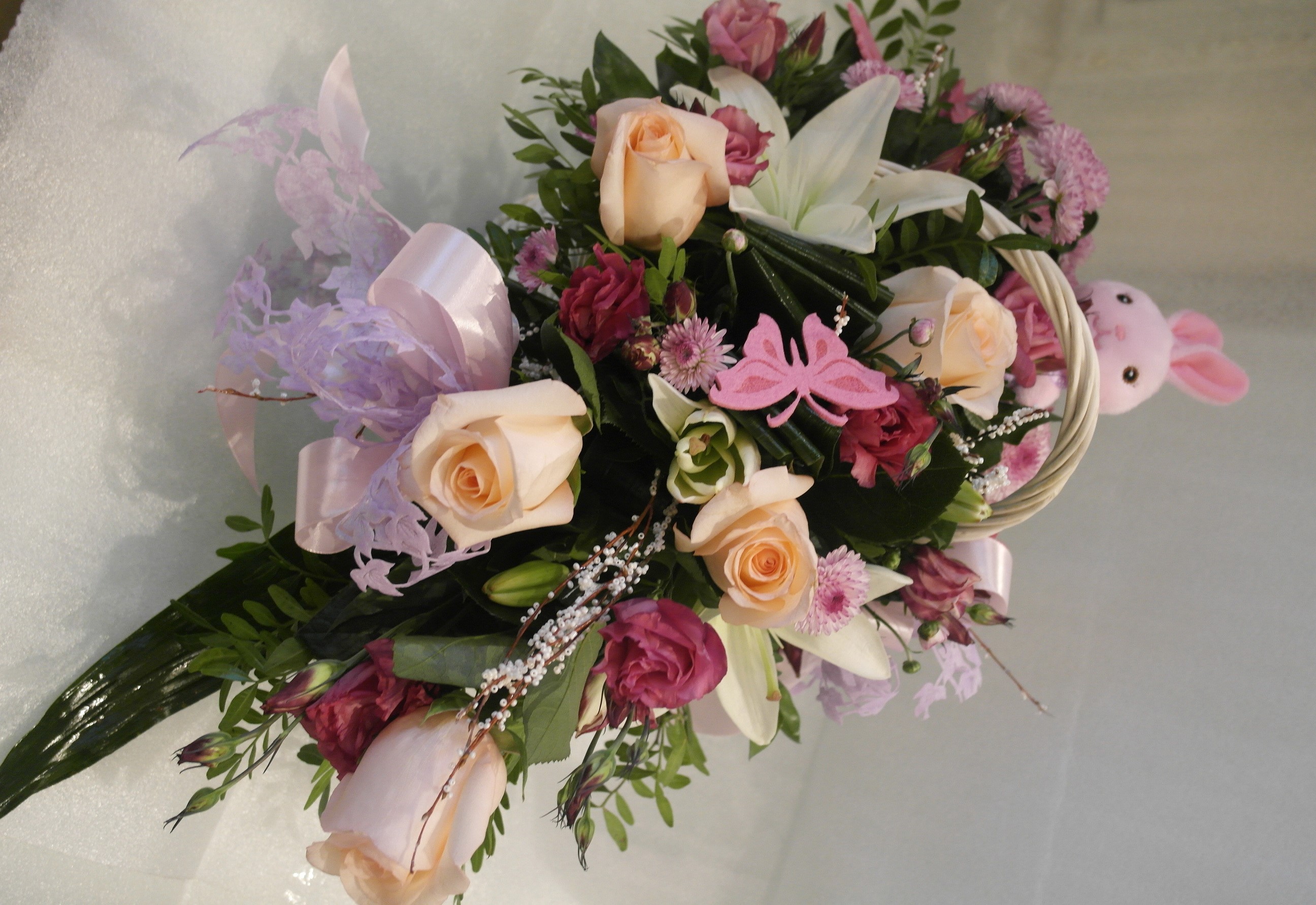Bouquet with Roses and a Pink Bunny HD Wallpaper