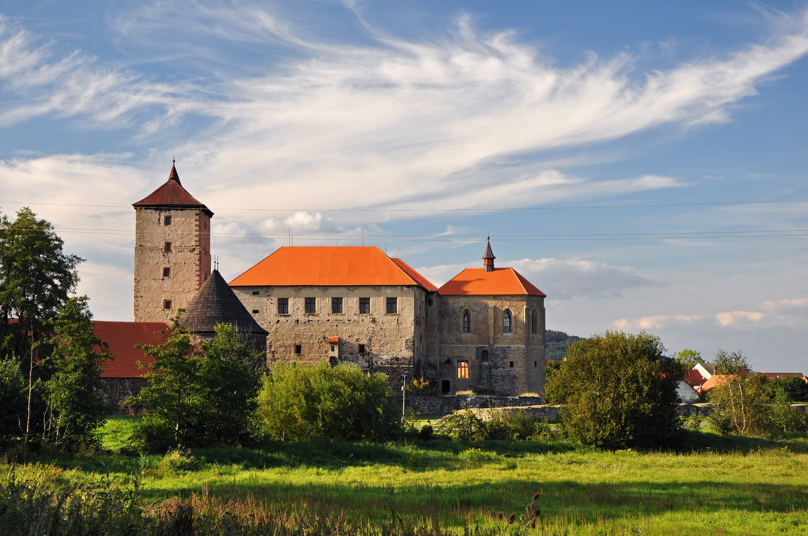 Castle with orange roofs and tower in Czech Republic HD Wallpaper