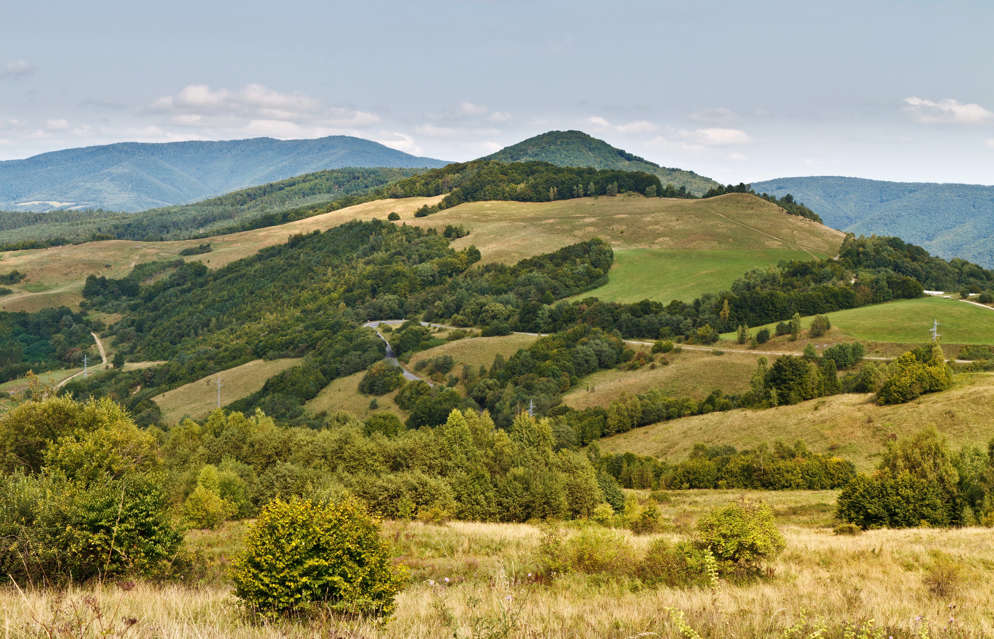 4K Scenery of Rolling Hills and Mountains in Slovakia HD Wallpaper