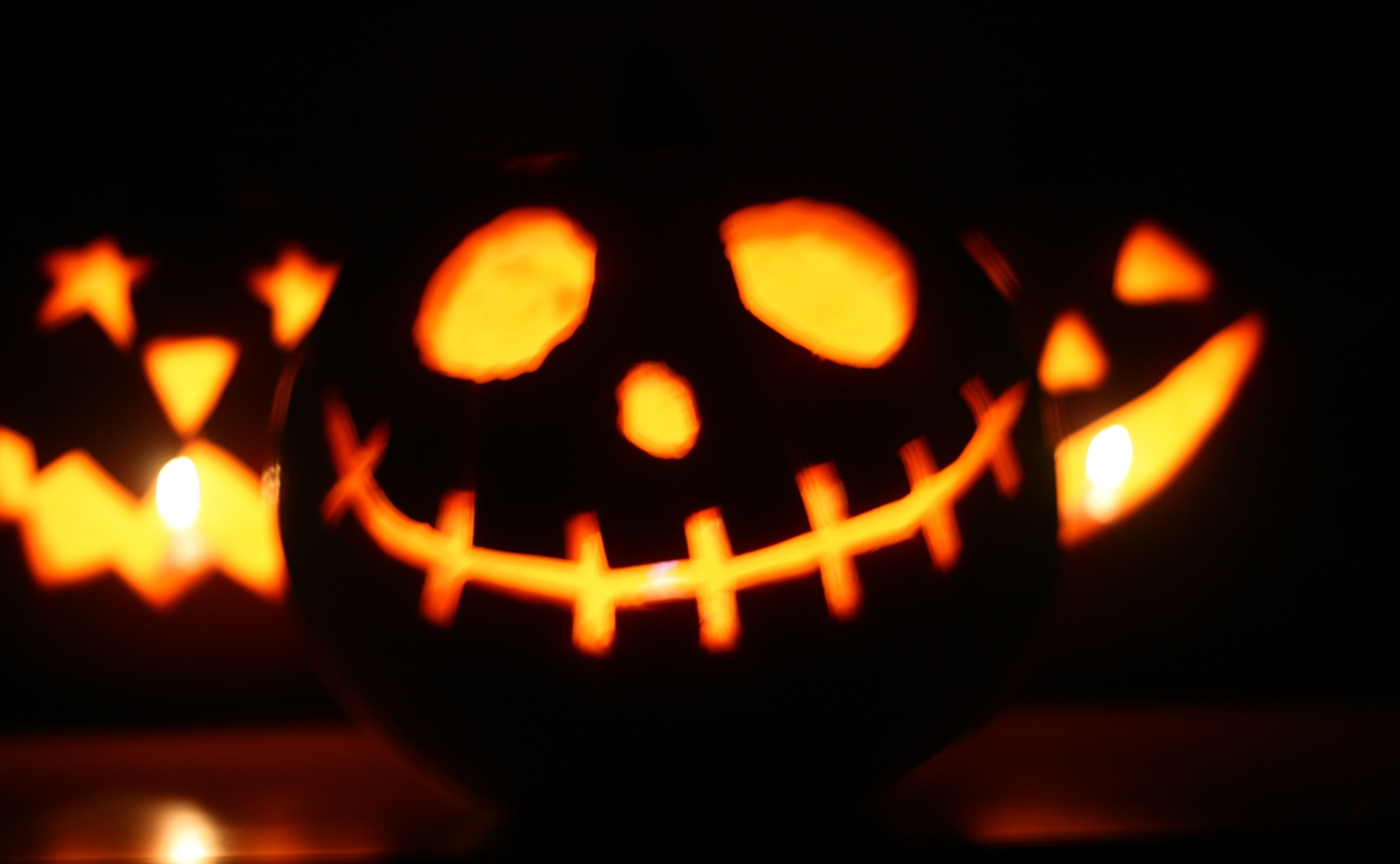 Halloween Pumpkins with Carved Faces HD Wallpaper