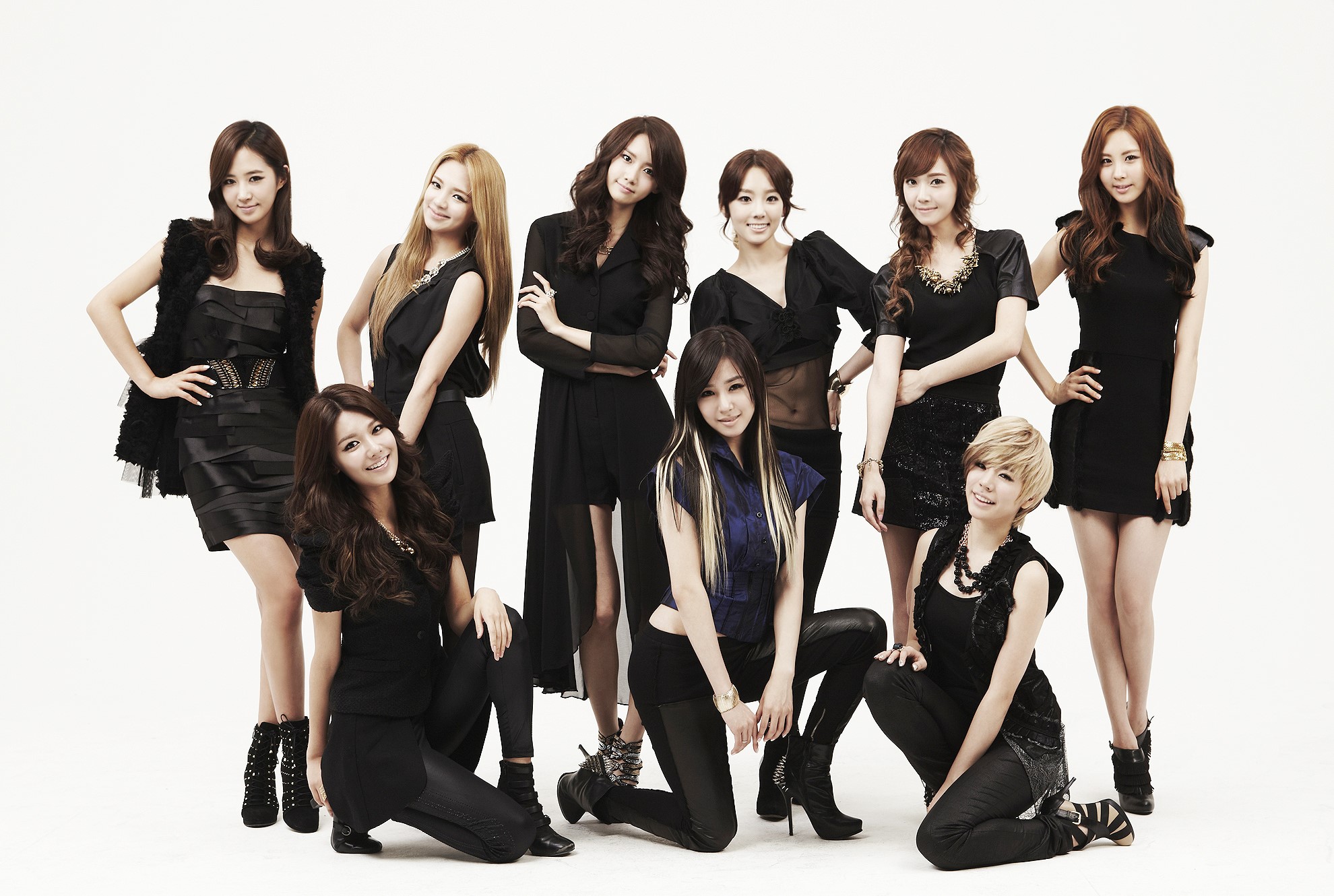 Nine Asian women in black outfits posing HD Wallpaper