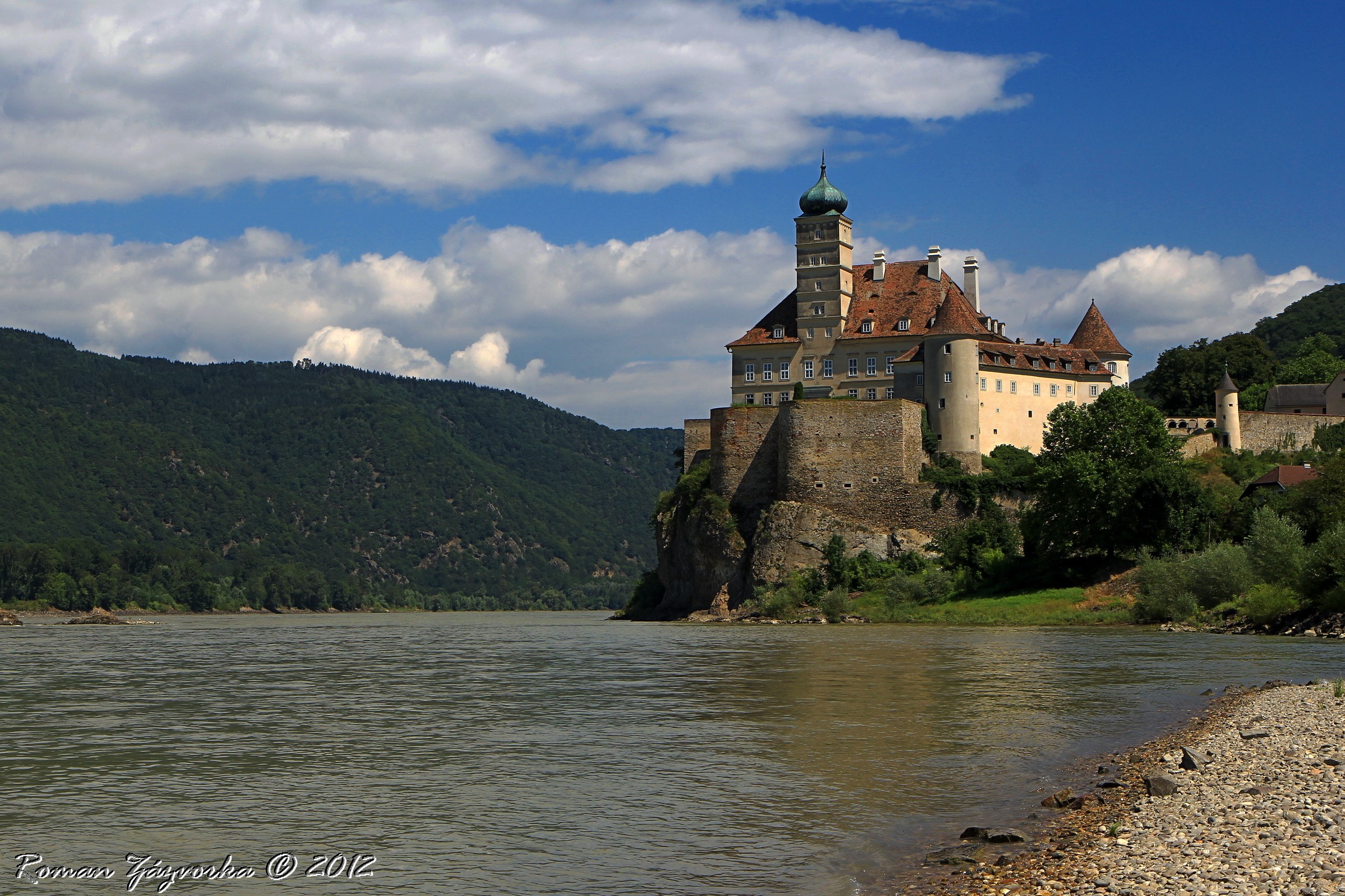 Schoenbuehel Castle on a cliff overlooking a river in Austria HD Wallpaper