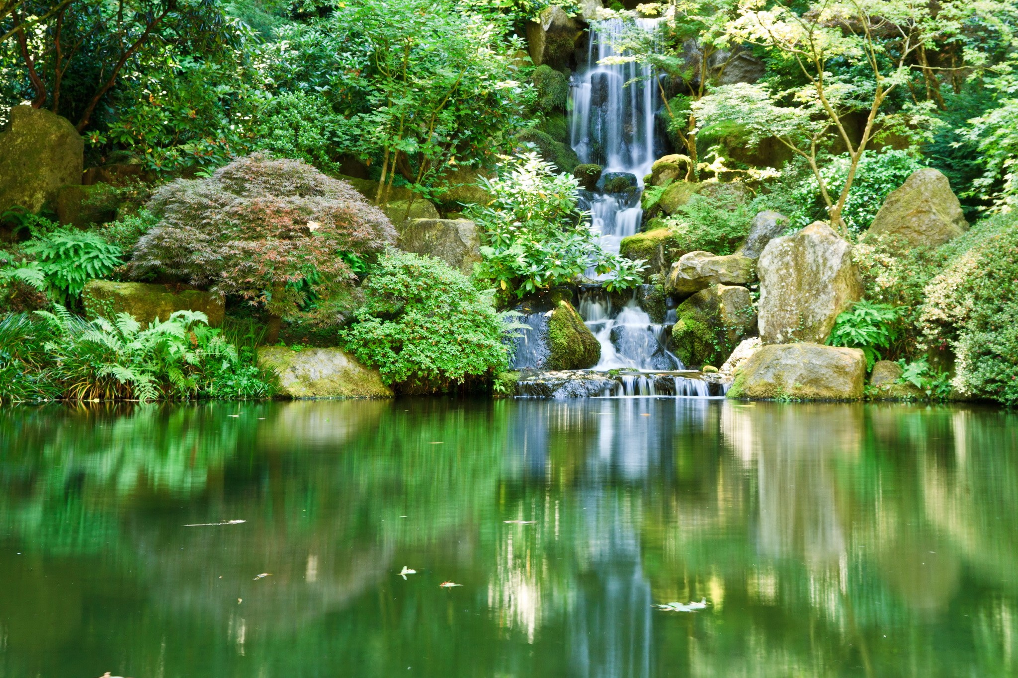 Waterfall in a Japanese Garden with Pond HD Wallpaper