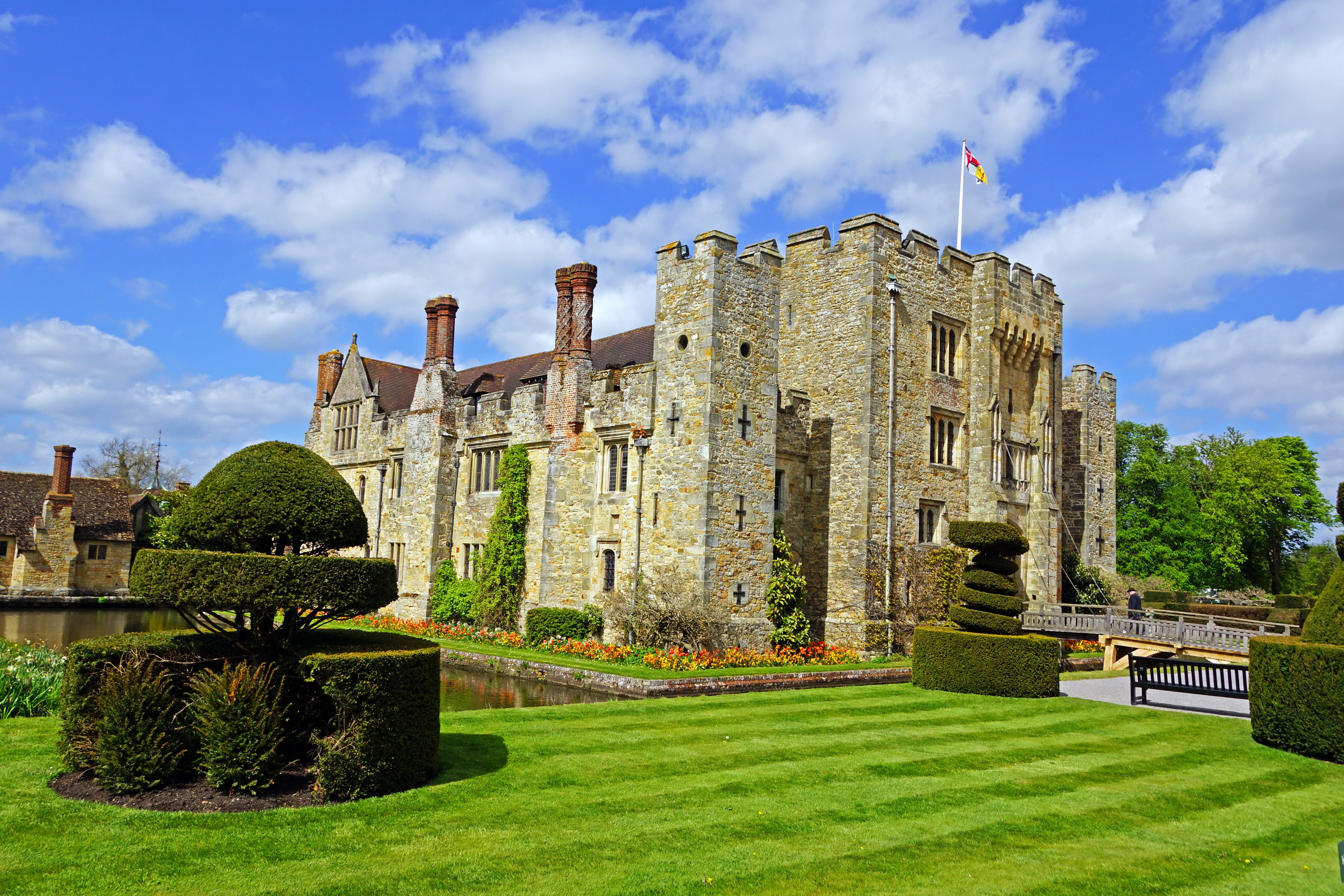 Hever Castle England with manicured gardens HD Wallpaper