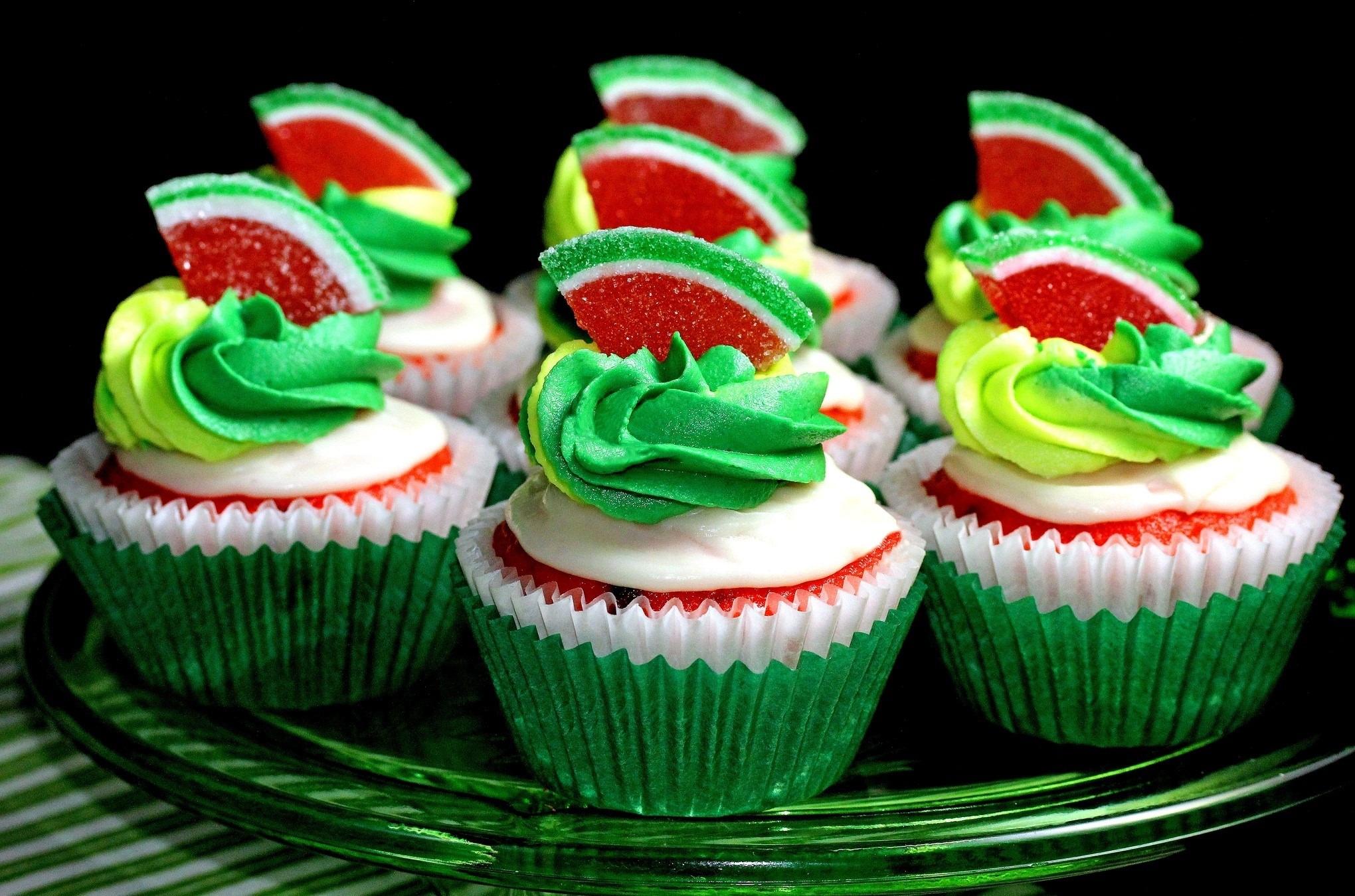Watermelon cupcakes with green frosting and candy slices HD Wallpaper