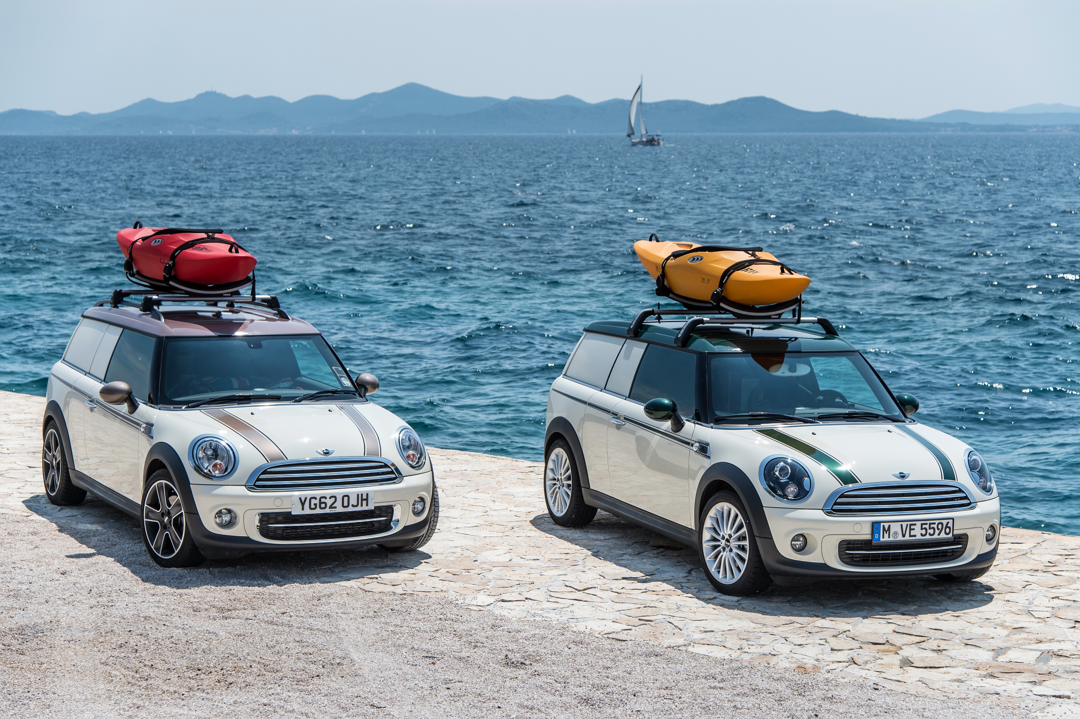 Mini Clubvan Cooper Camper with Kayaks by the Sea HD Wallpaper
