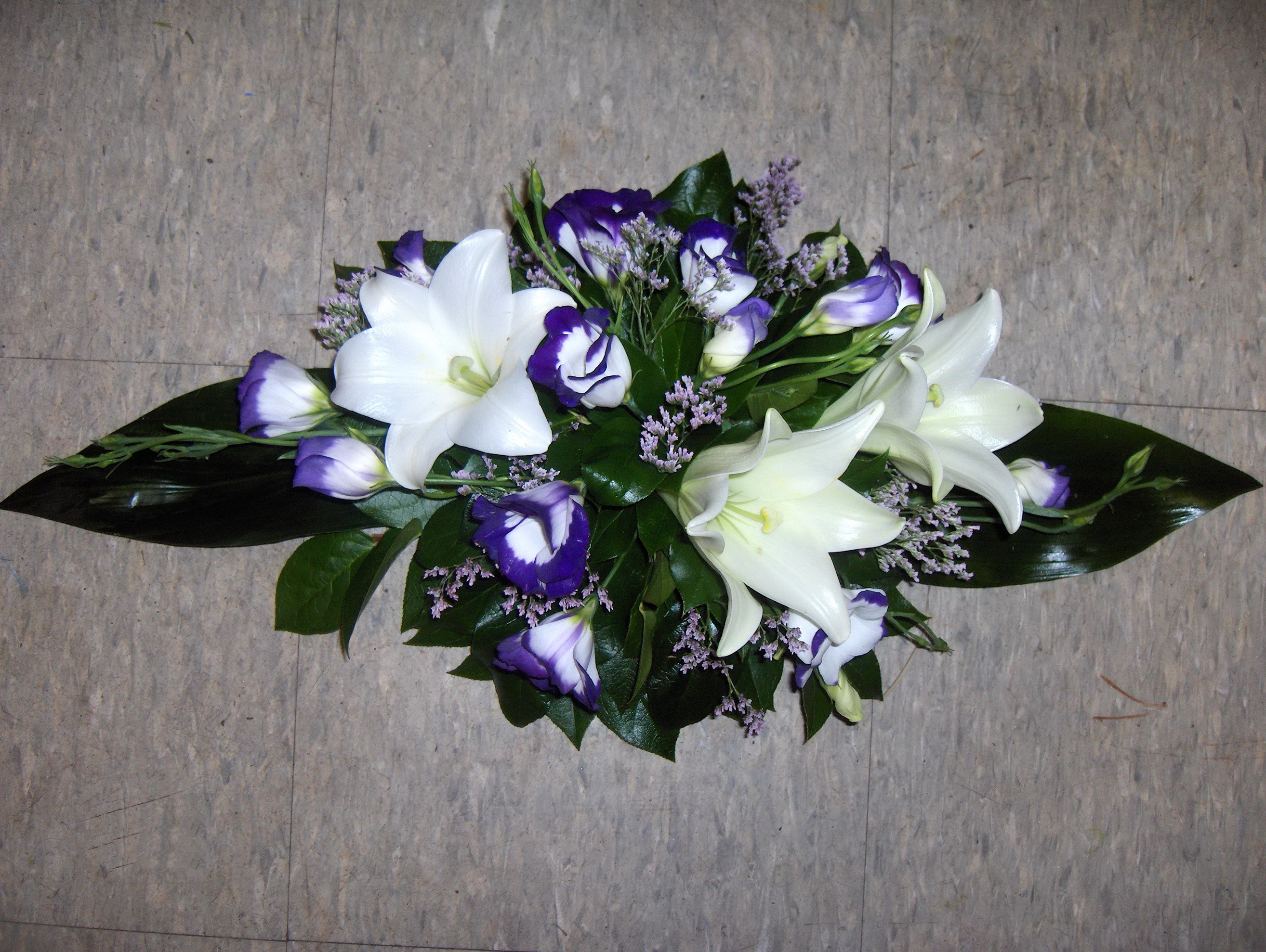 White lilies and purple lisianthus floral arrangement HD Wallpaper