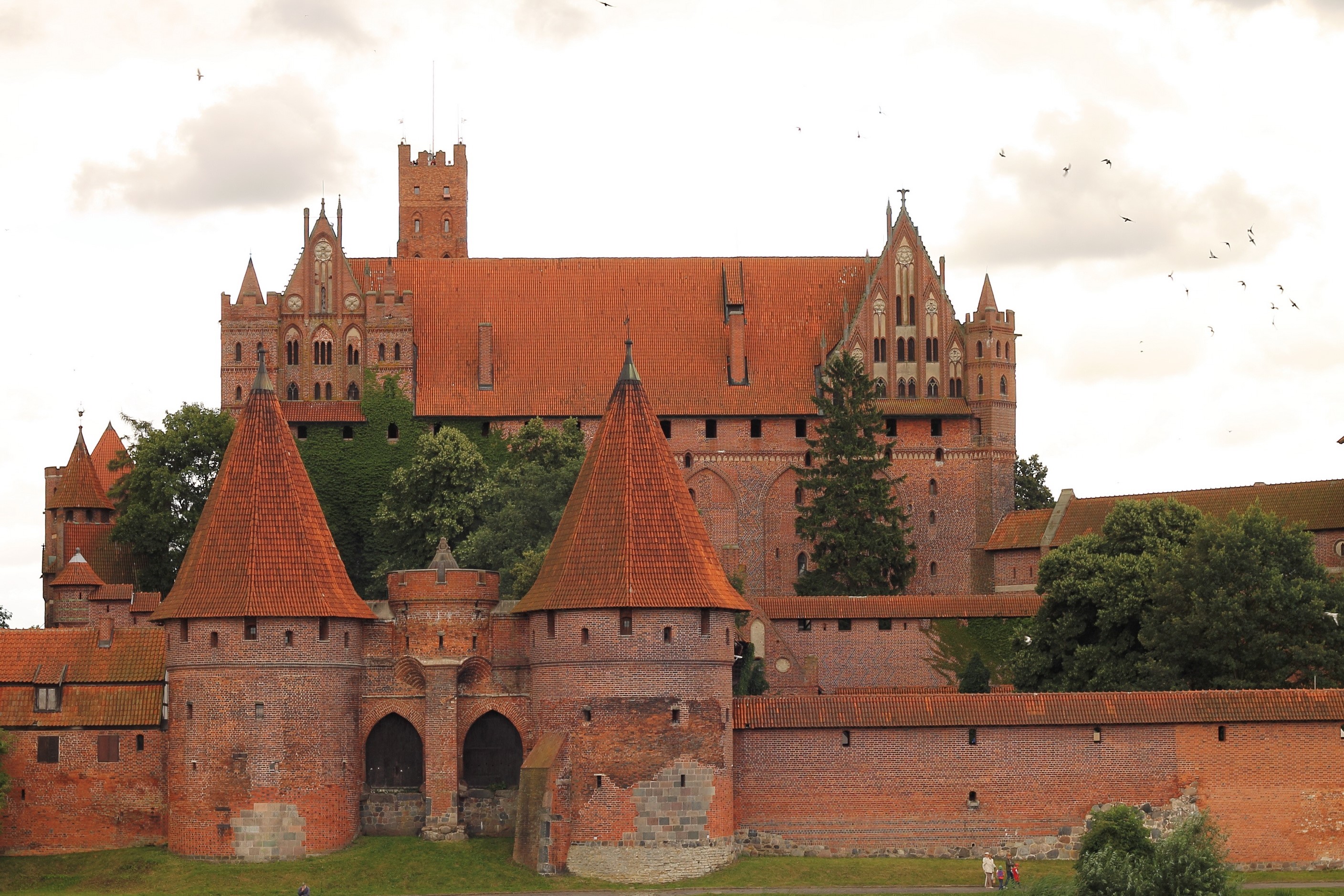 Malbork Castle in Poland made of bricks HD Wallpaper