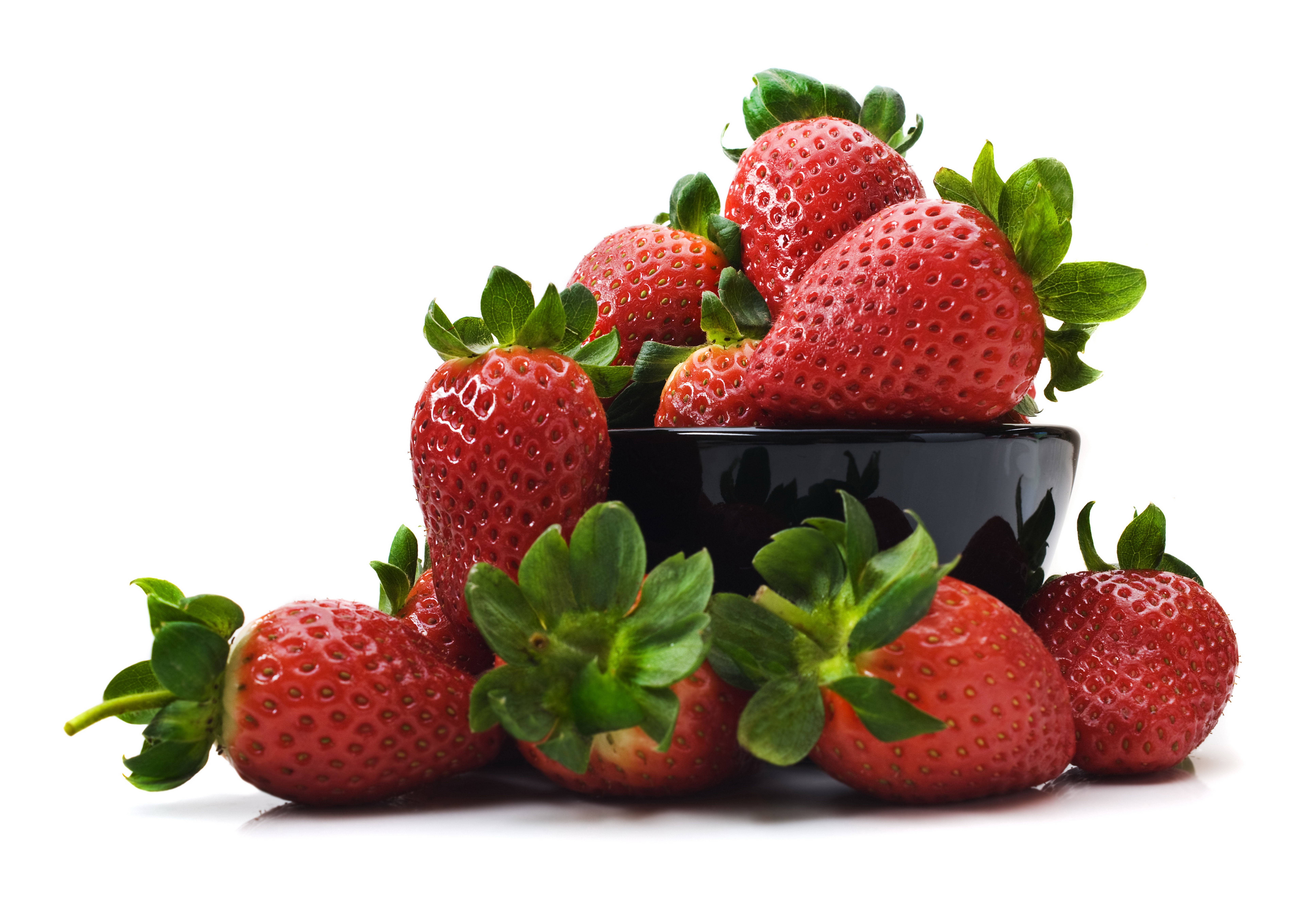 Strawberries in a Black Bowl HD Wallpaper