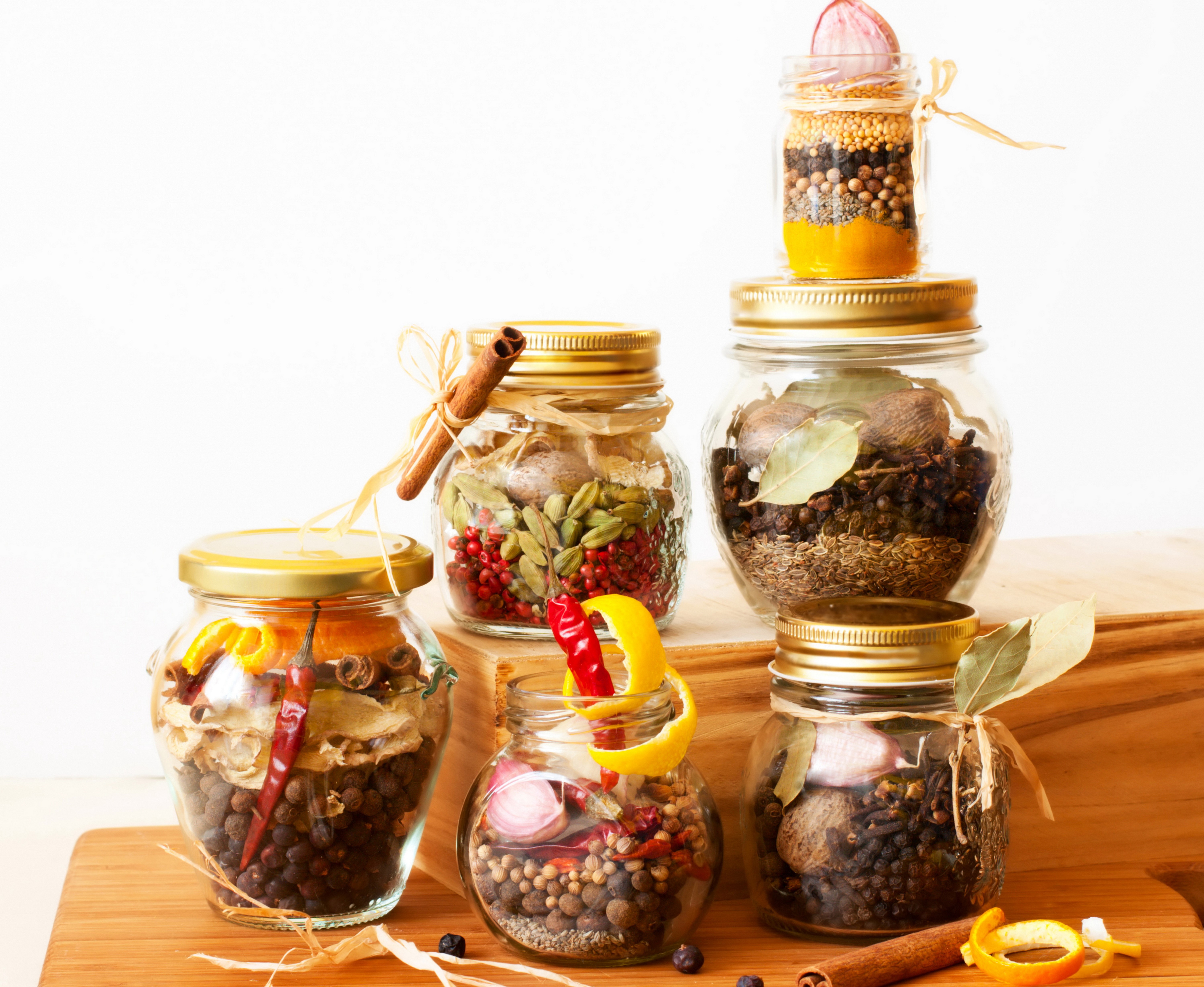 Jars of spices and seasonings HD Wallpaper