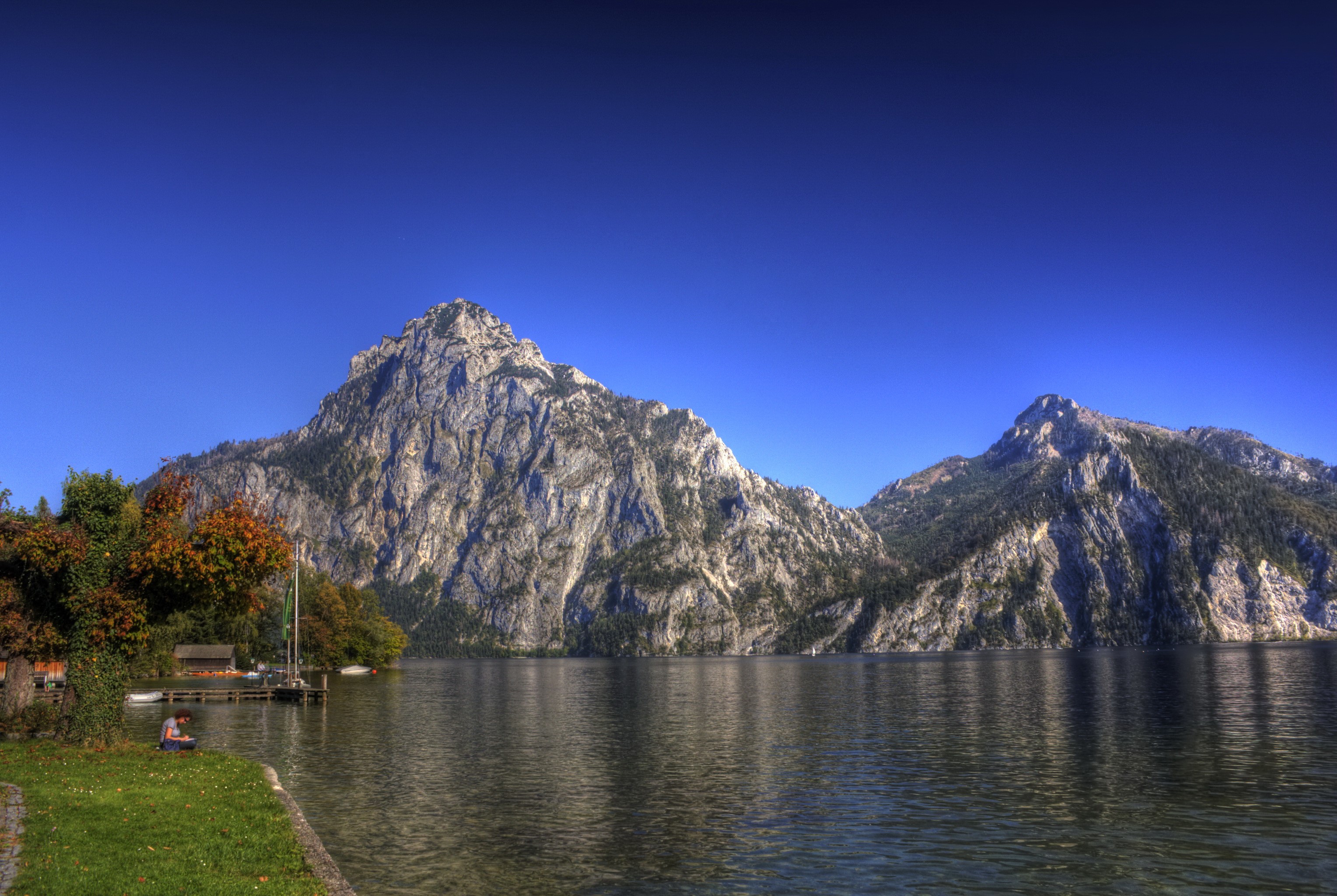 Traunkirchen, Austria: Lake and Mountains Scenery HD Wallpaper