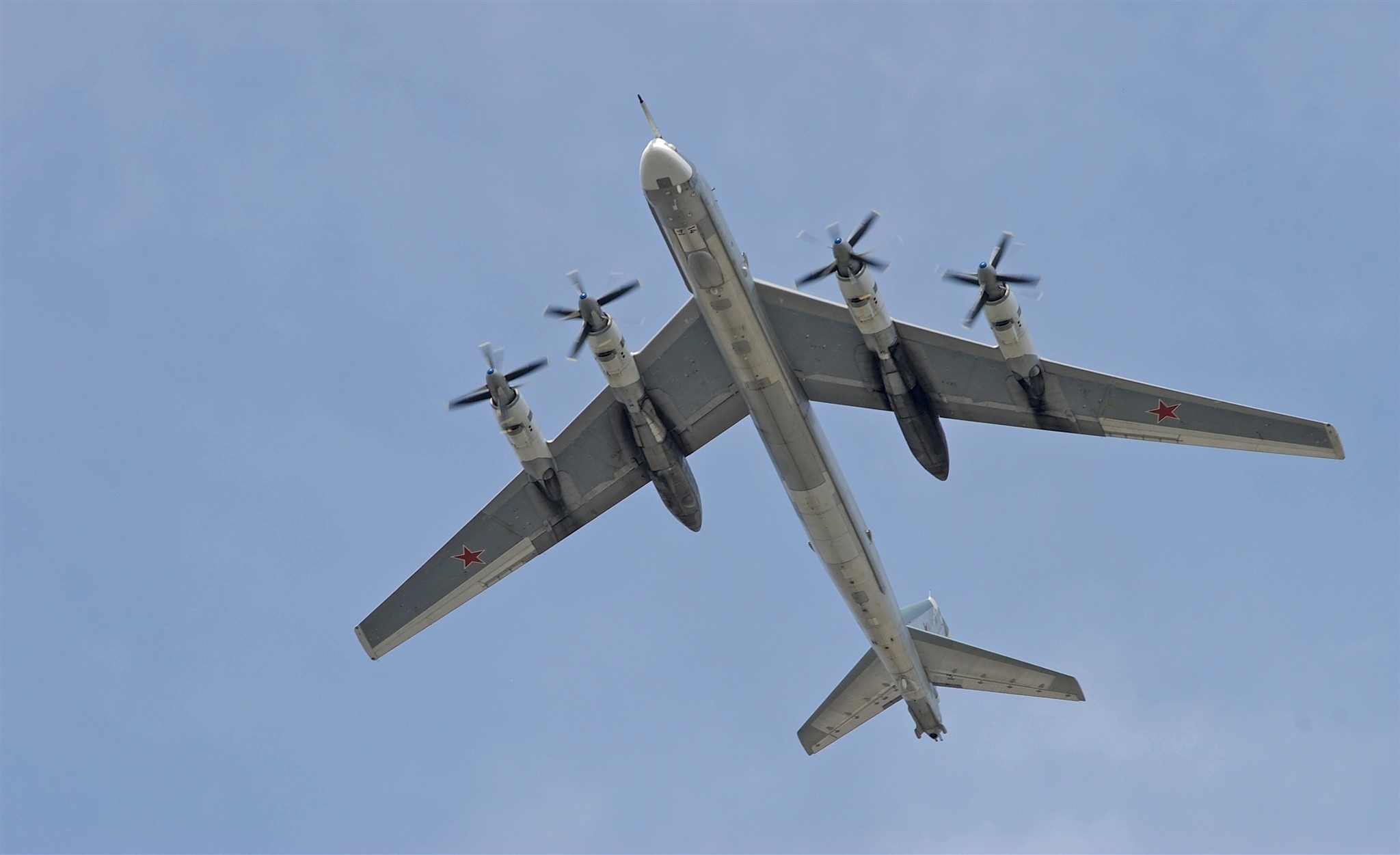 Tupolev Tu-95MS strategic bomber flying in the sky HD Wallpaper