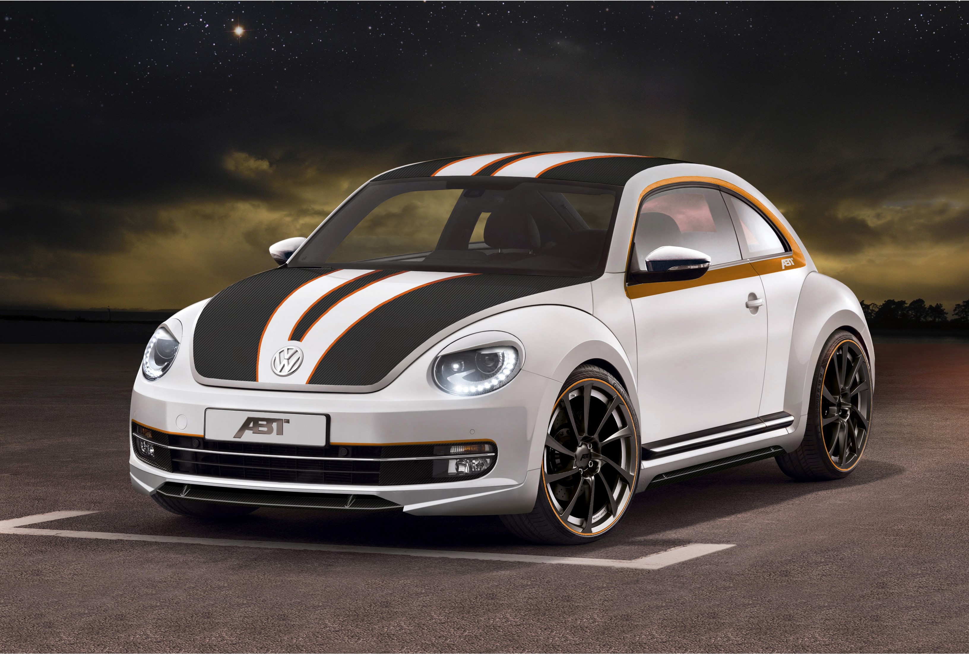 White Volkswagen Beetle with racing stripes HD Wallpaper