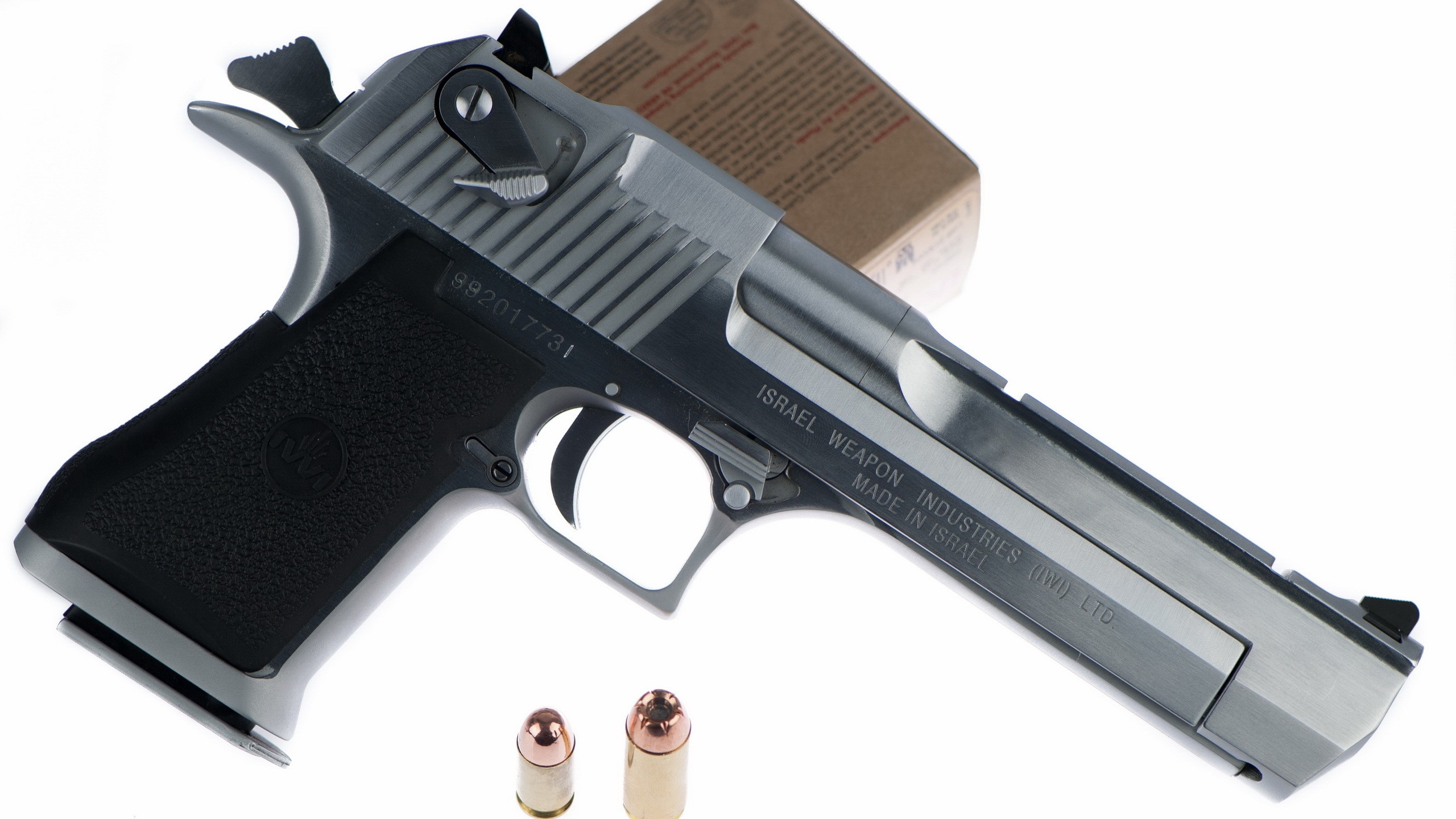 Desert Eagle pistol with cartridges and box HD Wallpaper