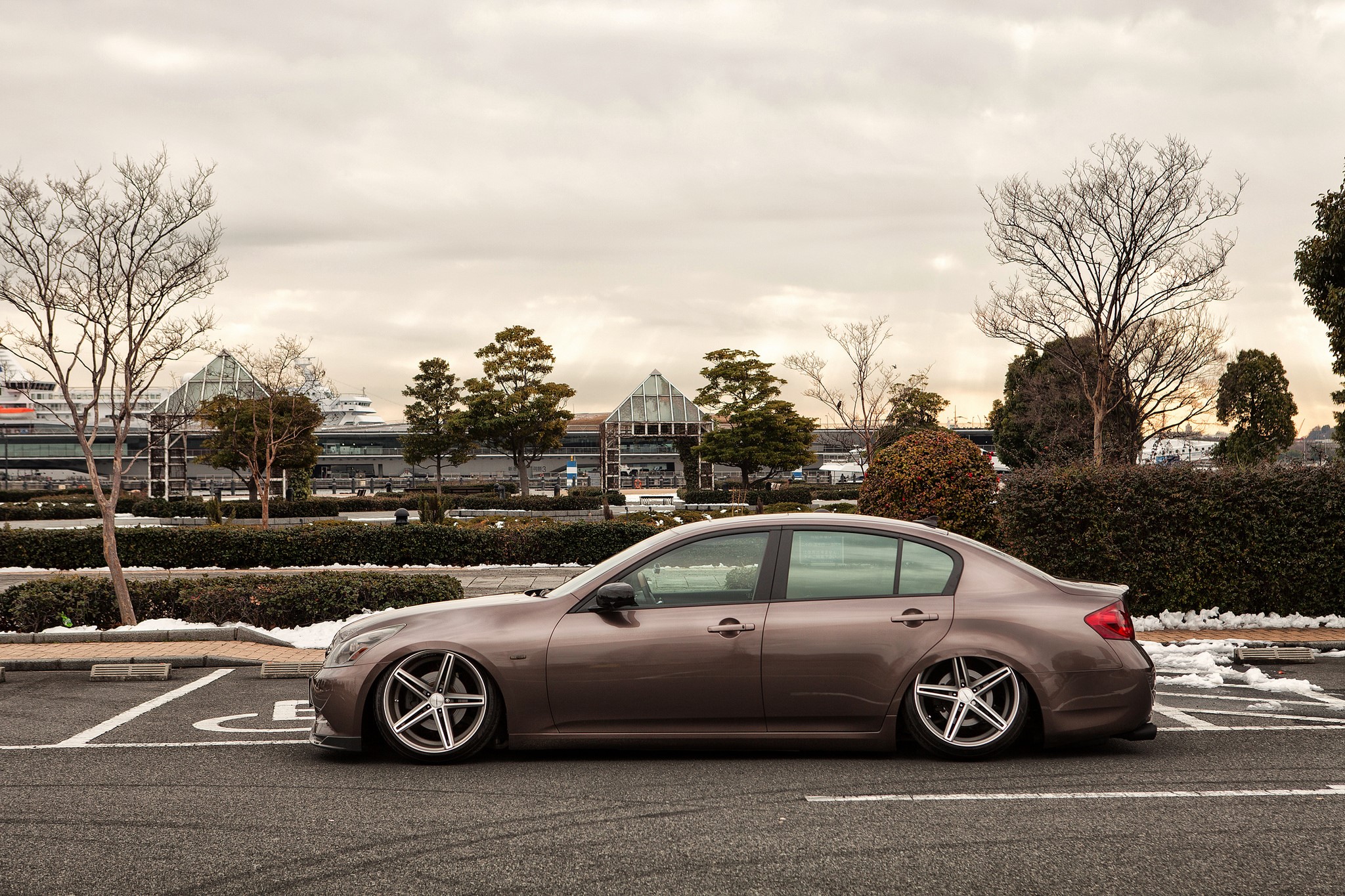 Infiniti G35 sedan parked in a parking lot HD Wallpaper
