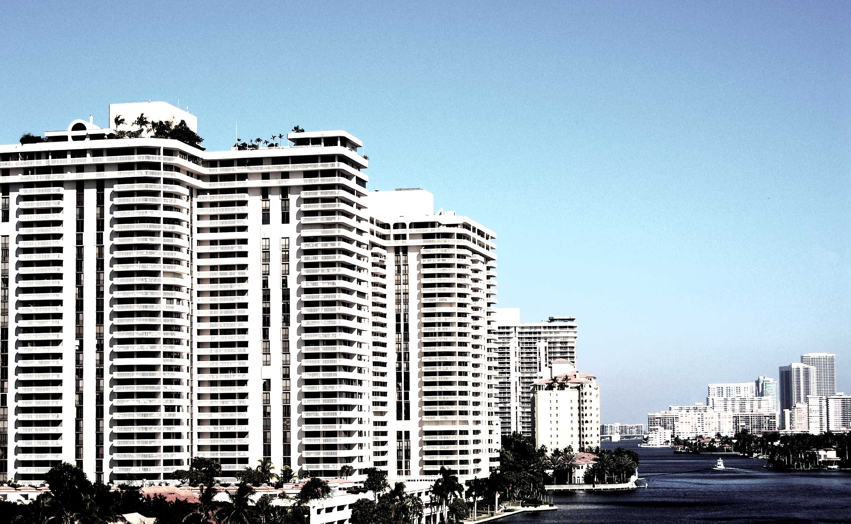 Miami high-rise buildings on the waterfront HD Wallpaper